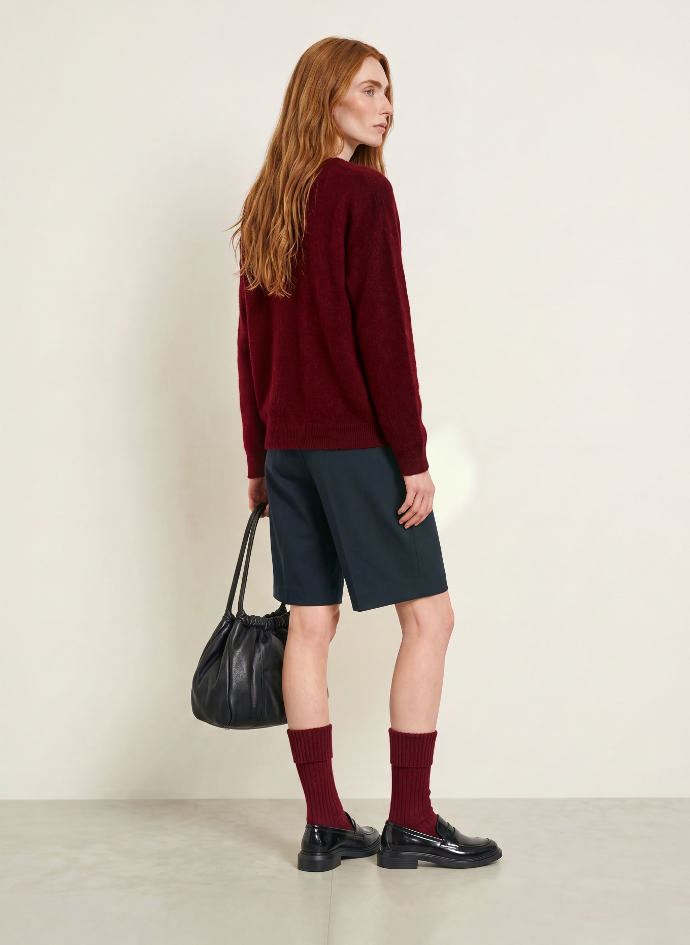 darling harbour Sweater: DARK RED