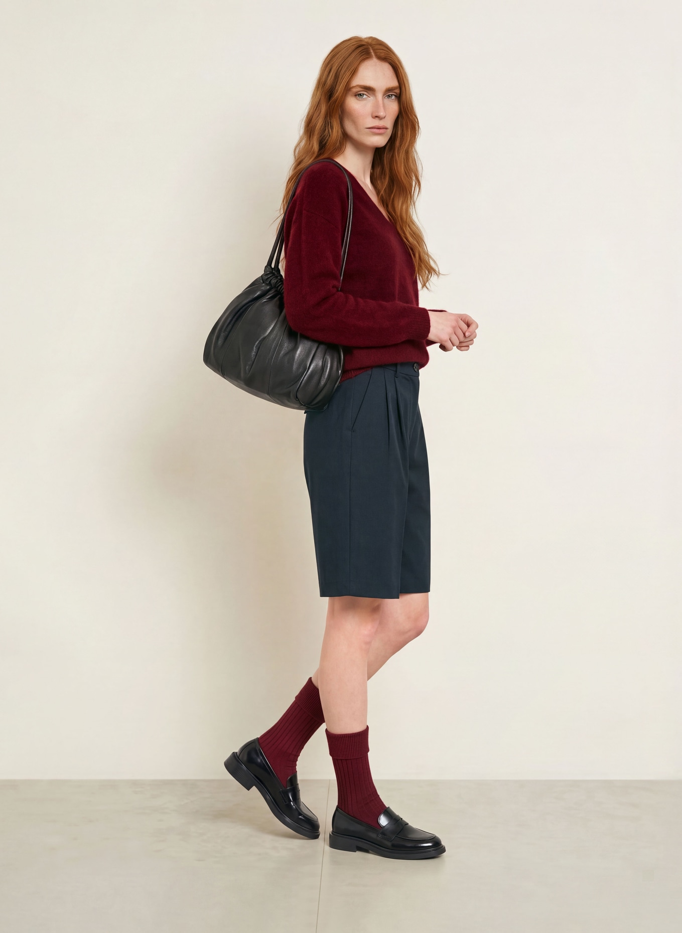 darling harbour Sweater: DARK RED
