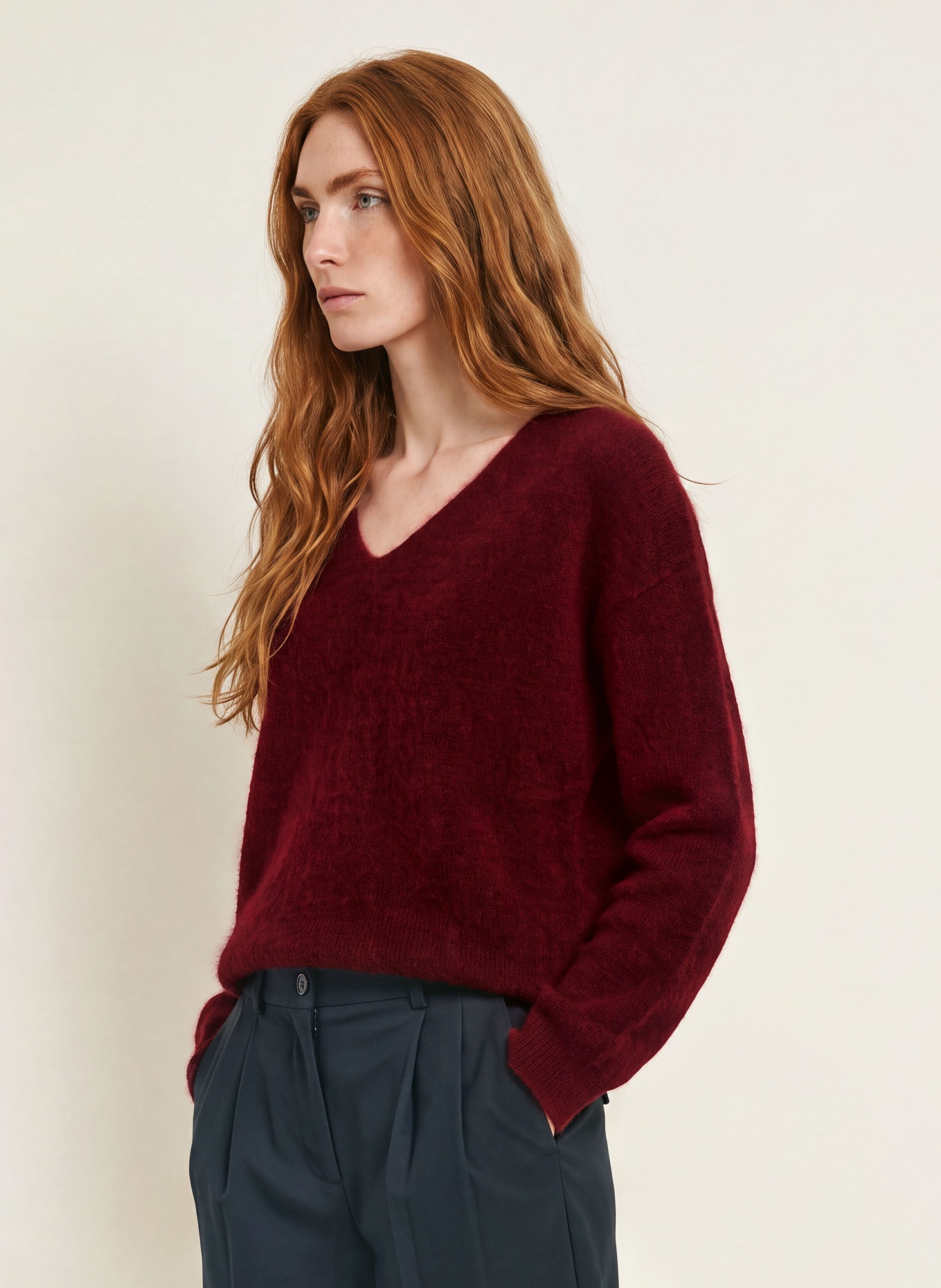 darling harbour Sweater: DARK RED