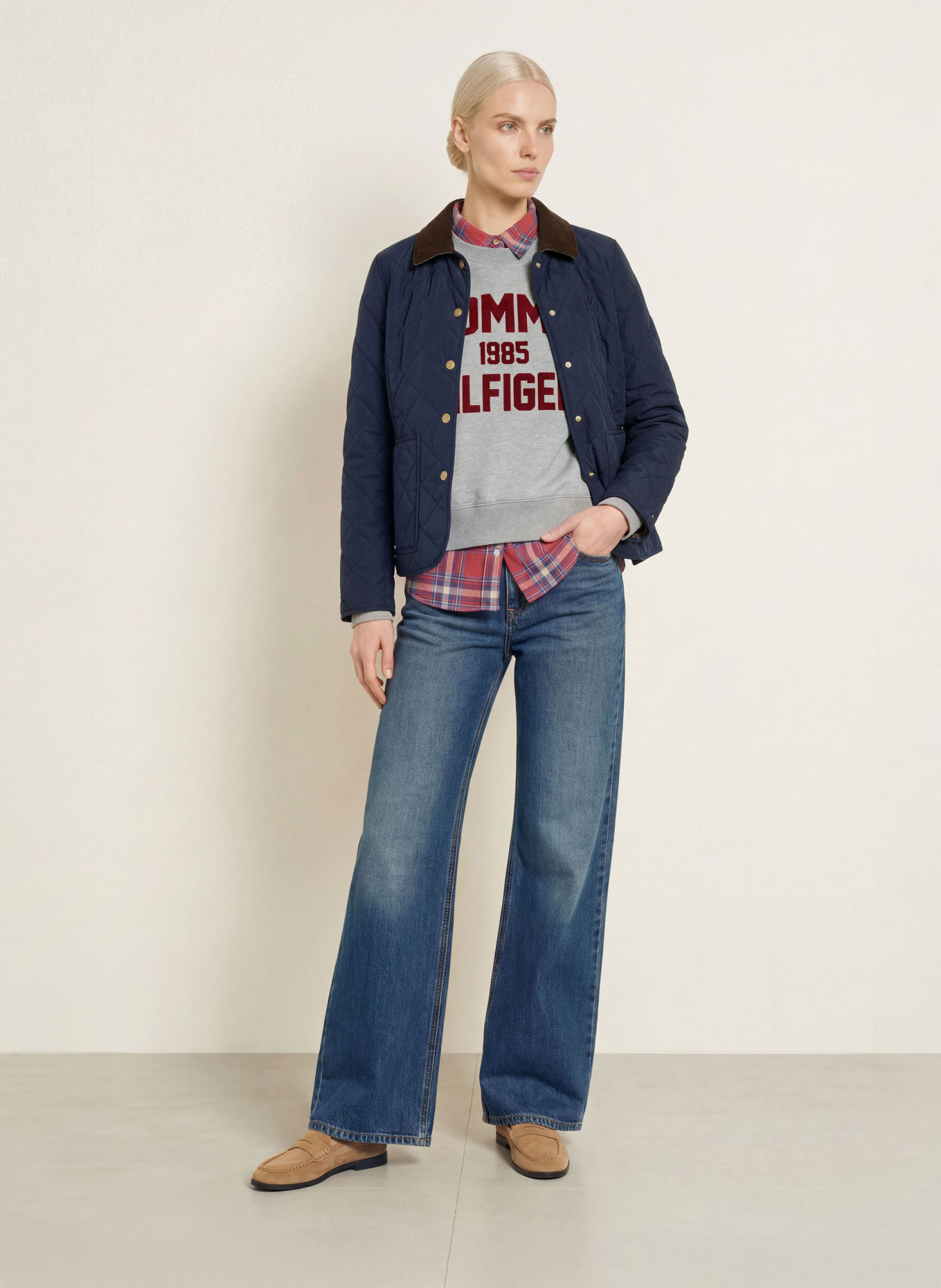 TOMMY HILFIGER Sweatshirt: GRÅ / MØRKERØD