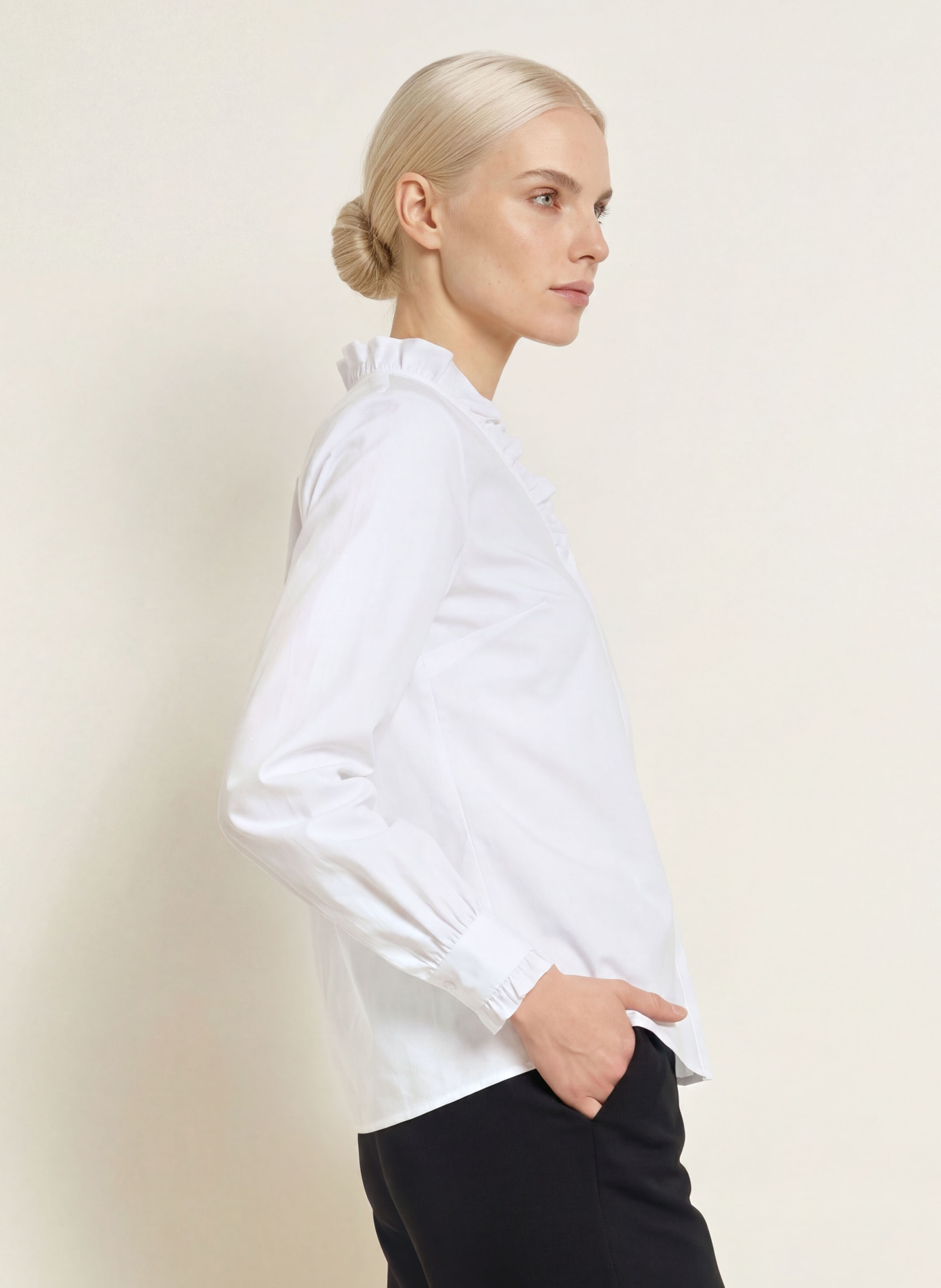 MORE & MORE Blusenshirt mit Rüschen: WEISS
