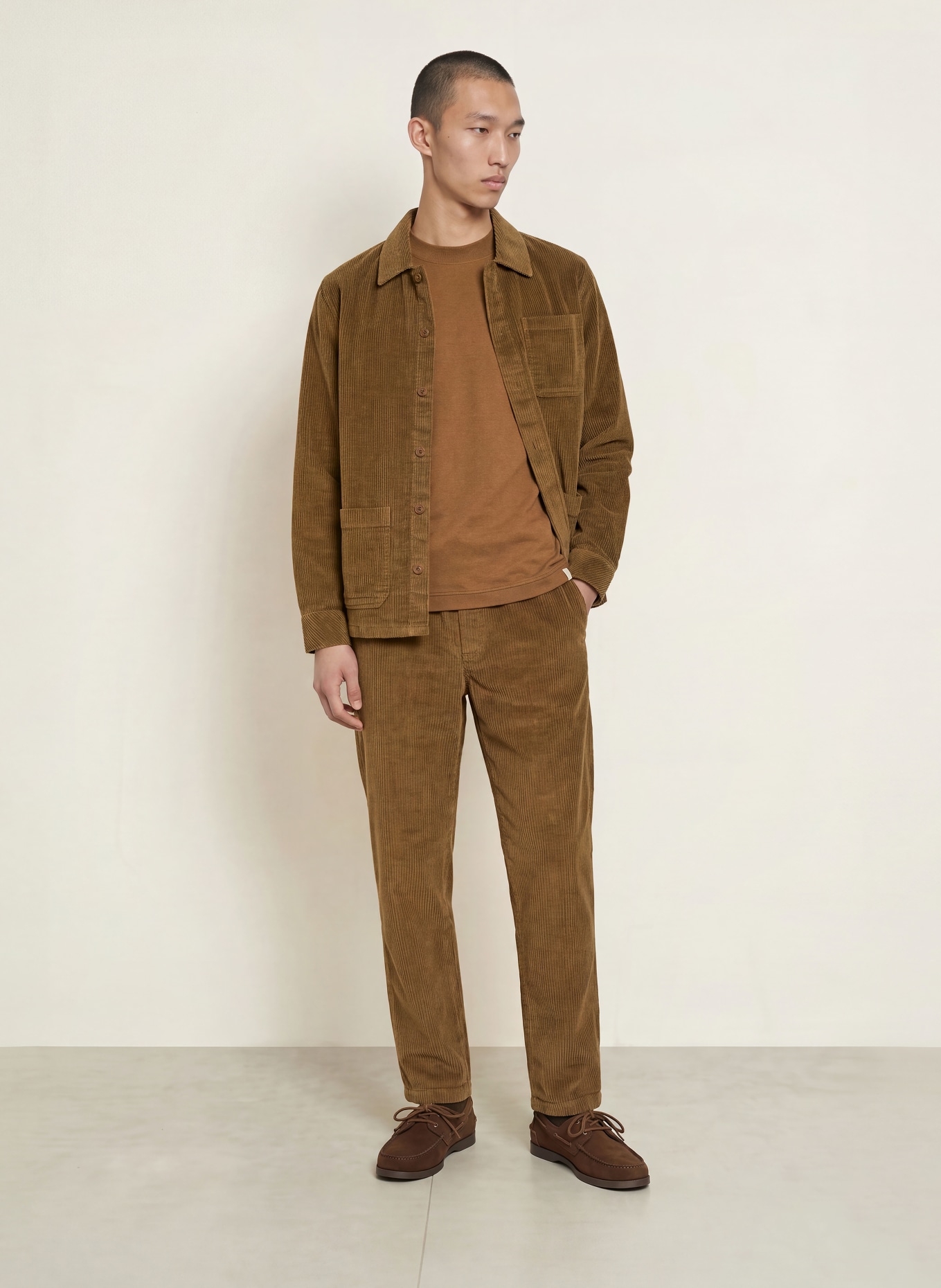 NOWADAYS Cordhose im Jogging-Stil Regular Fit: DUNKELBRAUN