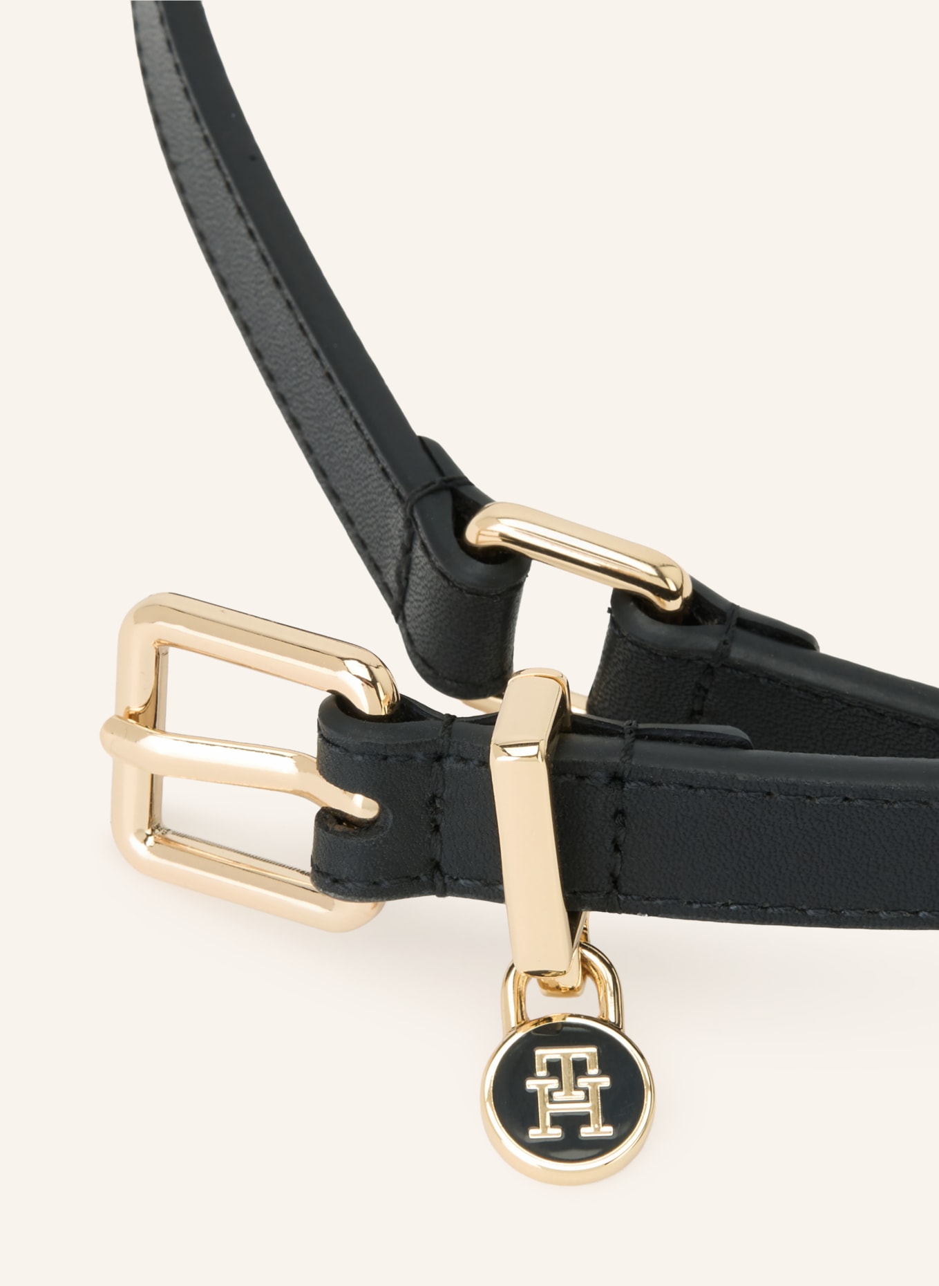 TOMMY HILFIGER Ledergürtel: SCHWARZ / GOLD