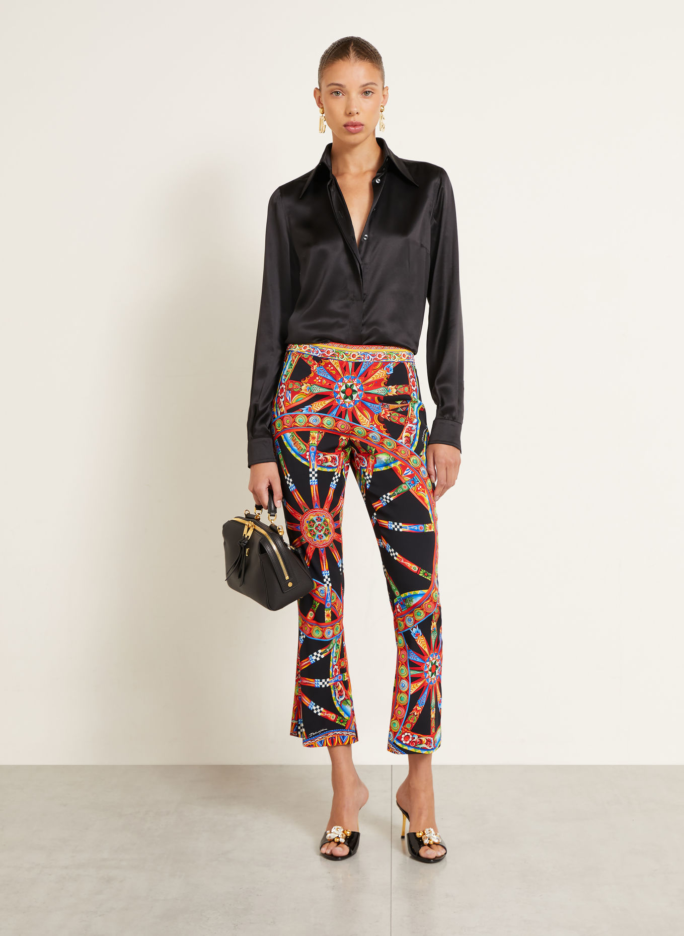 DOLCE & GABBANA 7/8-Hose mit Seide: SCHWARZ / ROT / BLAU