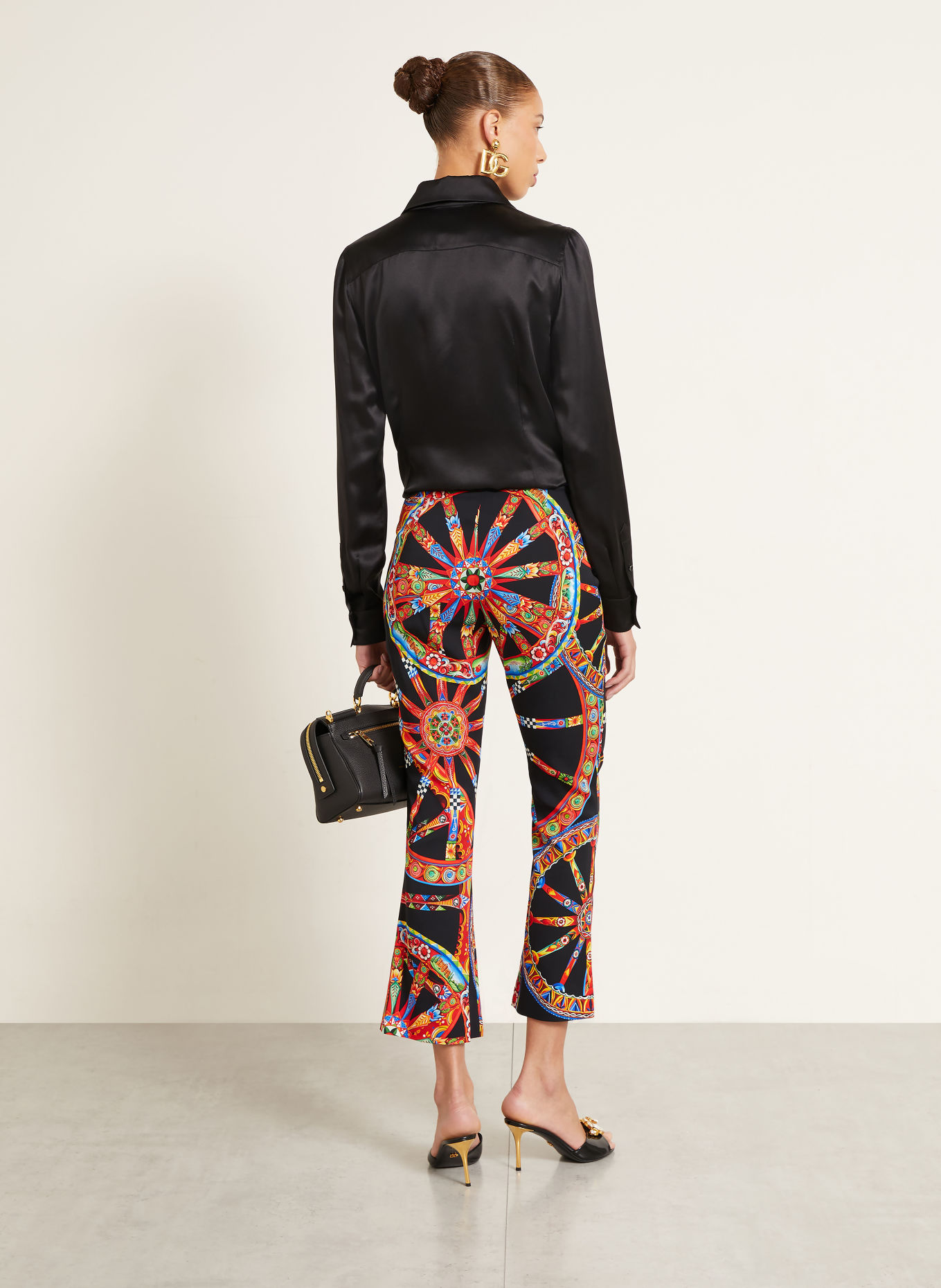 DOLCE & GABBANA 7/8-Hose mit Seide: SCHWARZ / ROT / BLAU