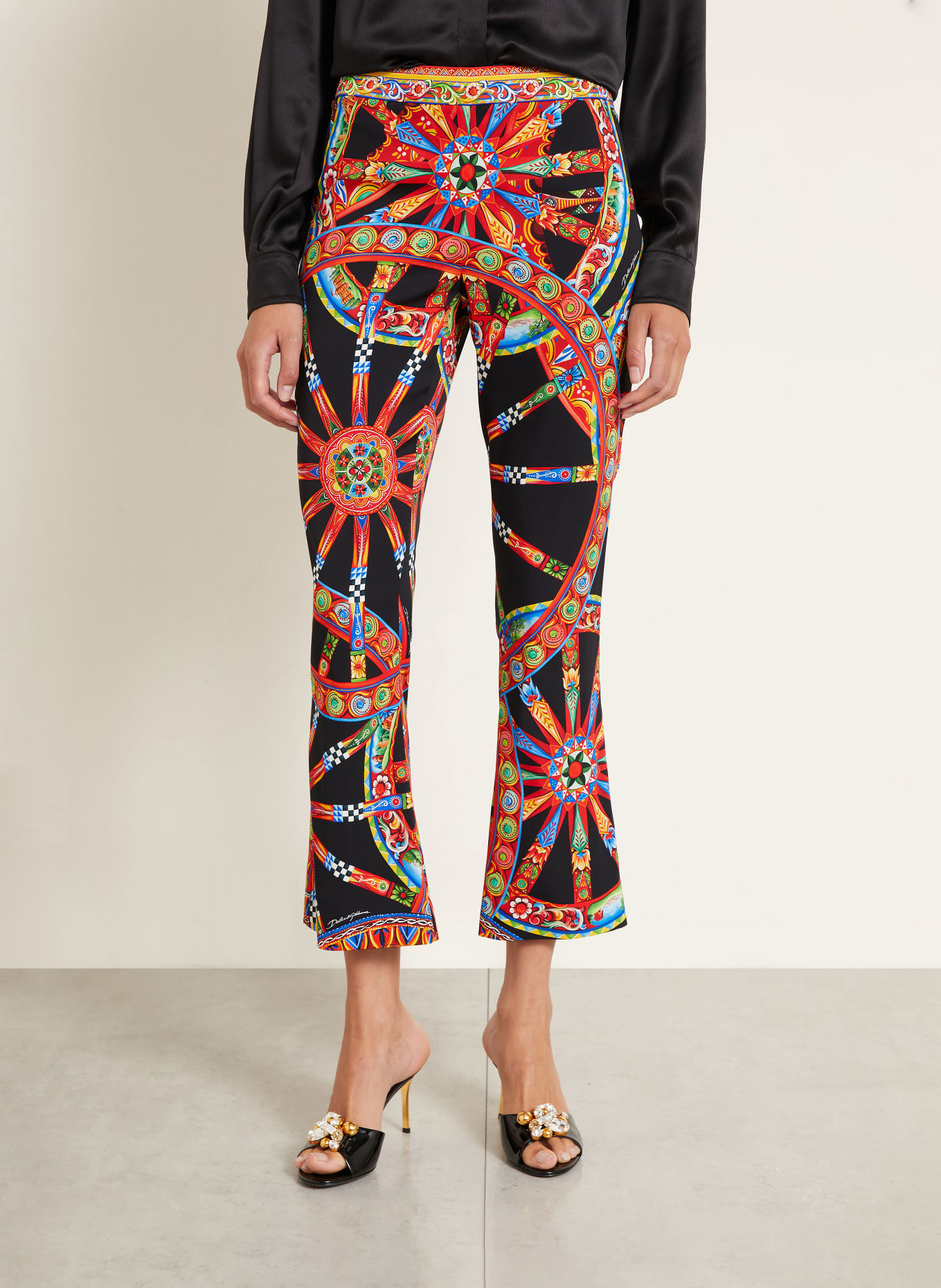 DOLCE & GABBANA 7/8-Hose mit Seide: SCHWARZ / ROT / BLAU