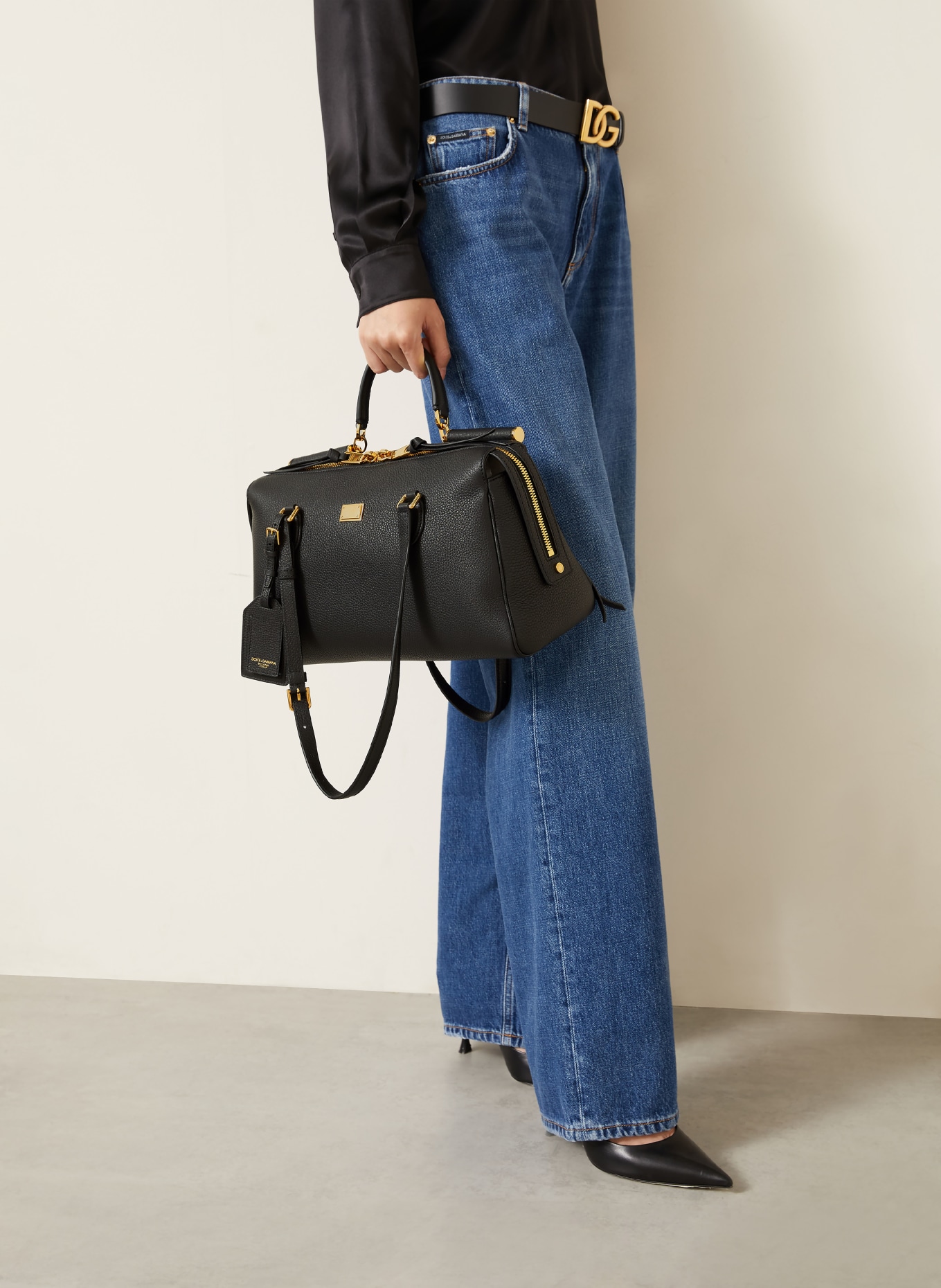 DOLCE & GABBANA VITTORIA Shoulder Bag: BLACK / GOLD