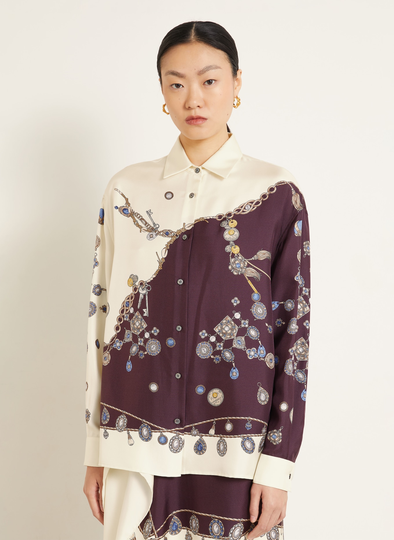 VERSACE Chemisier en soie: LILAS FONCÉ / OR / BLANC