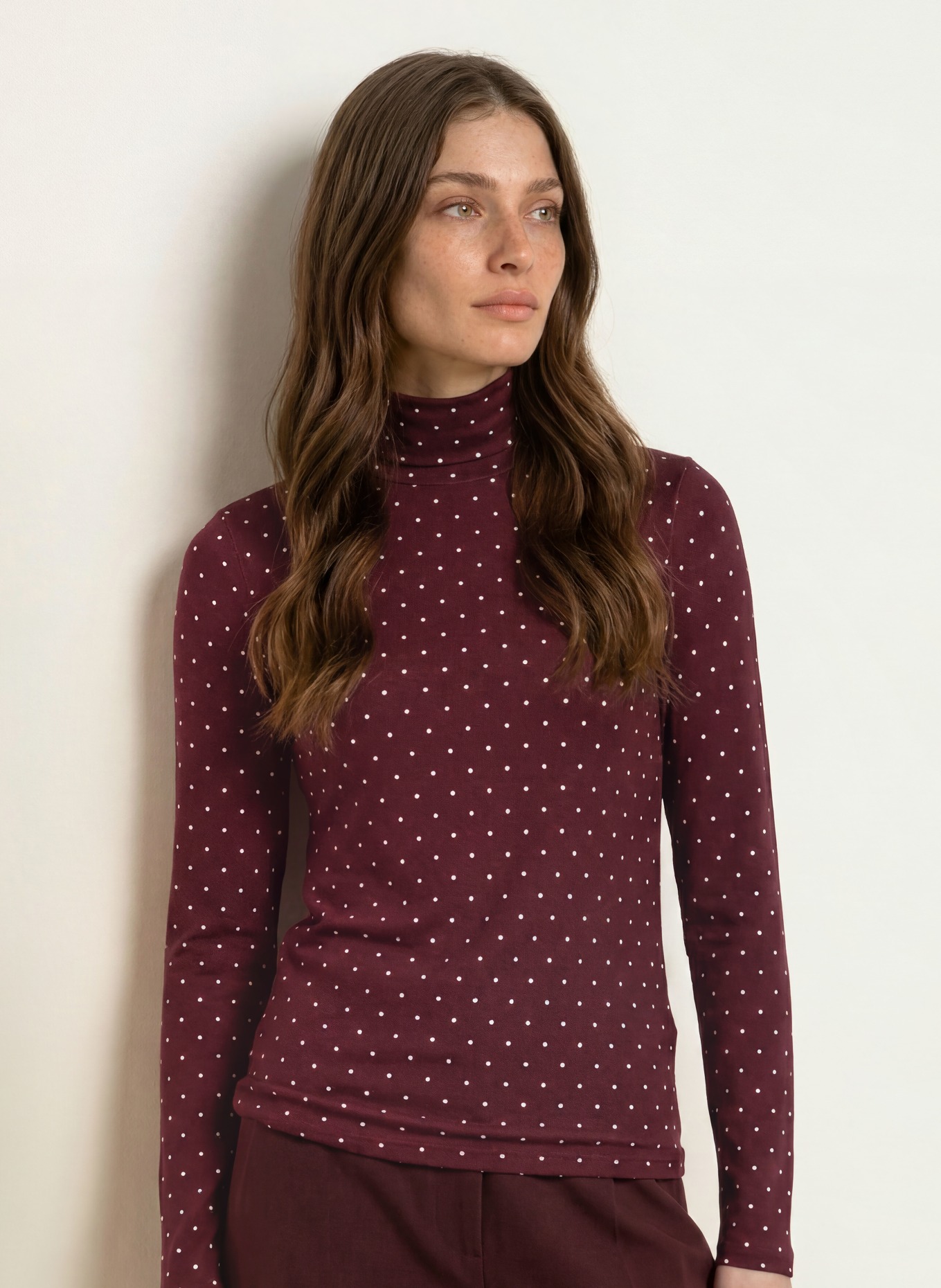 MAJESTIC FILATURES Rollkragenshirt: DUNKELROT / WEISS
