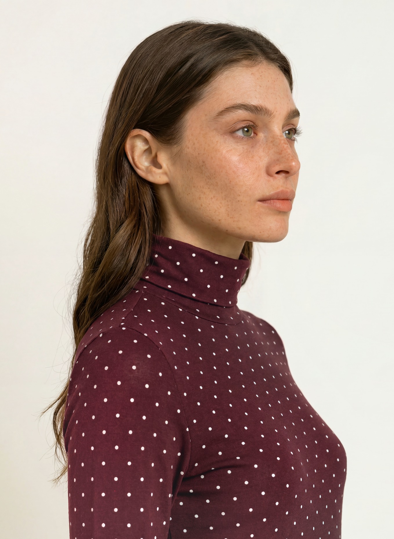 MAJESTIC FILATURES Rollkragenshirt: DUNKELROT / WEISS