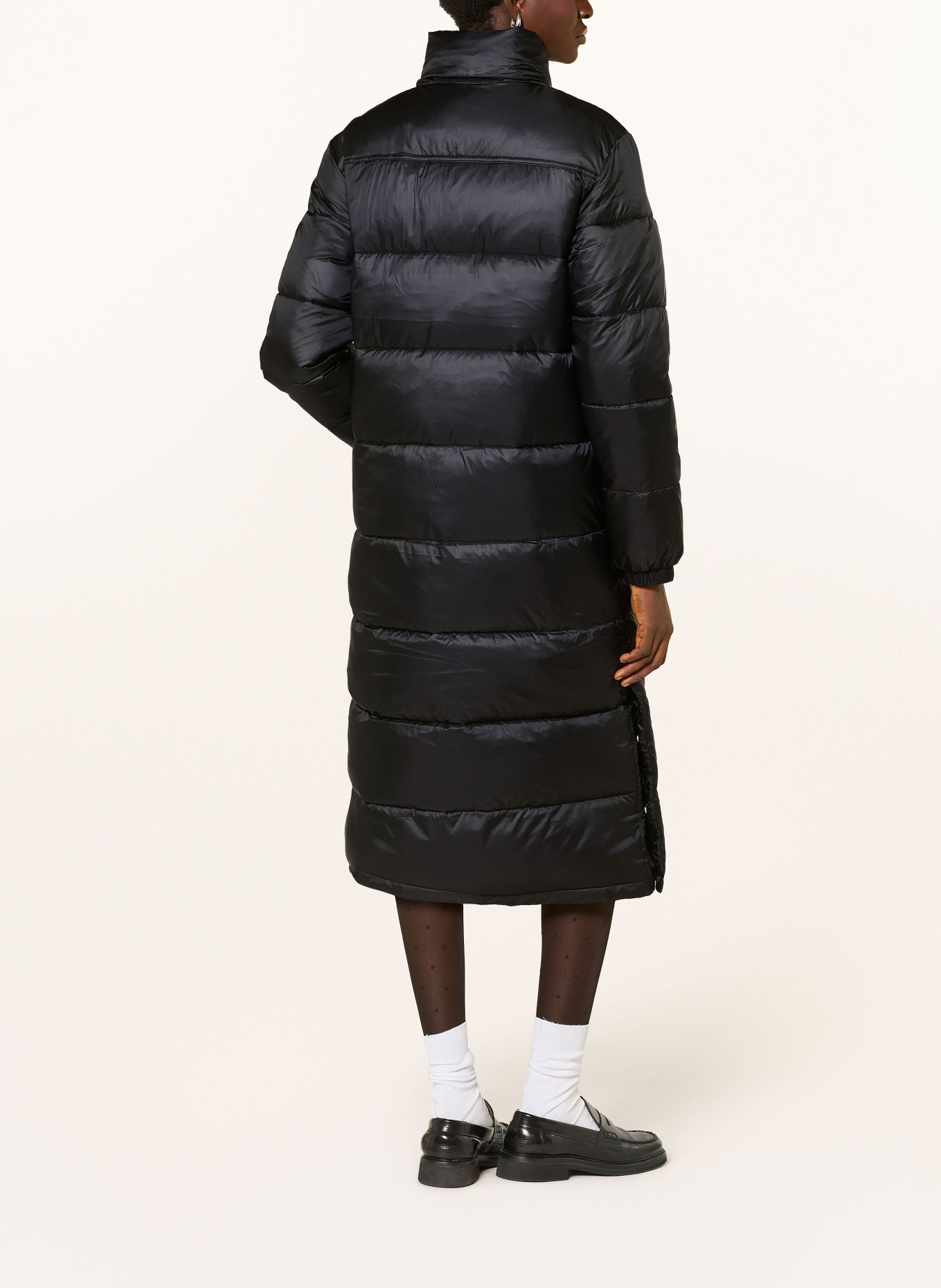 TOMMY JEANS Steppmantel: SCHWARZ