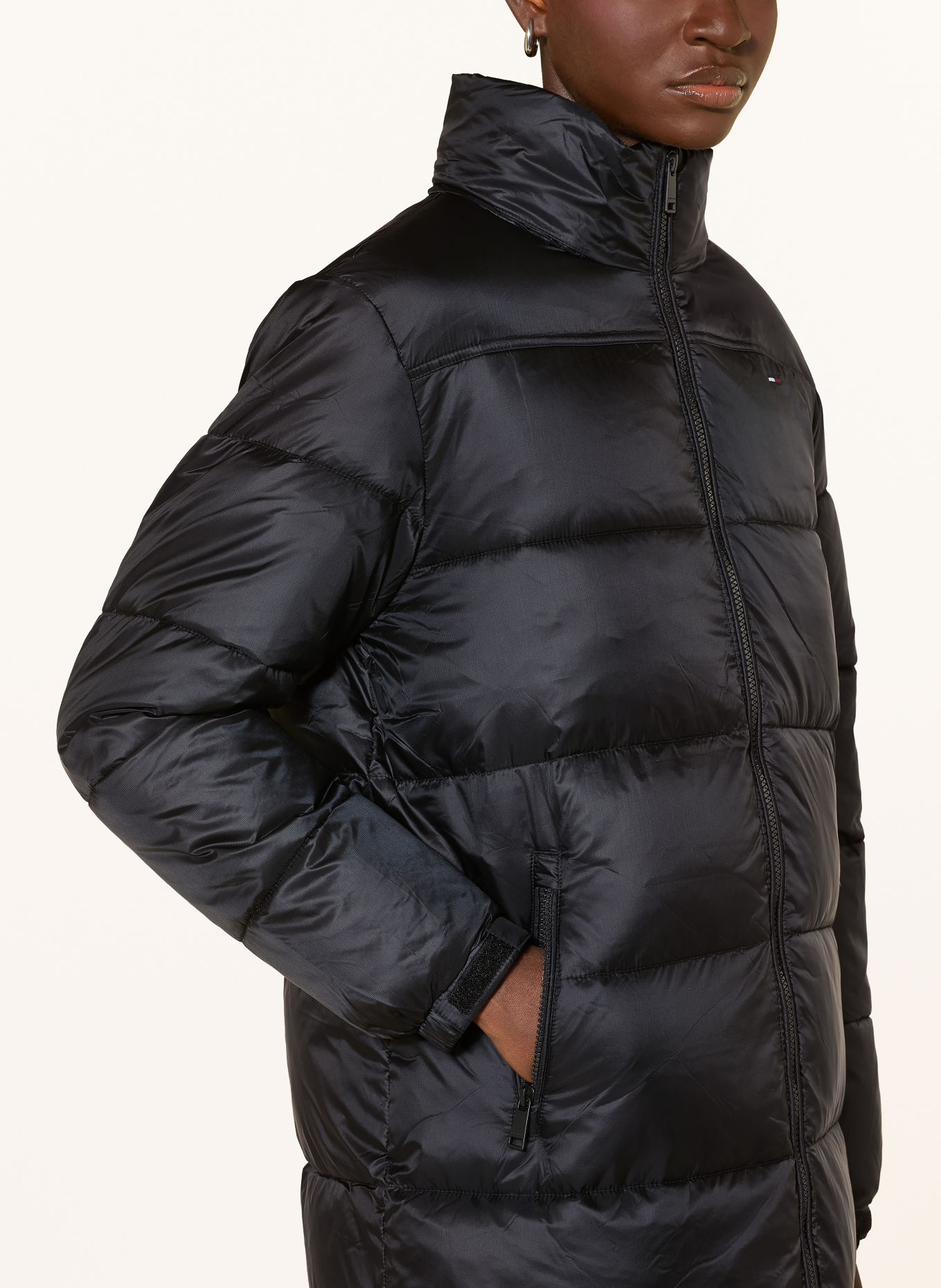 TOMMY JEANS Steppmantel: SCHWARZ