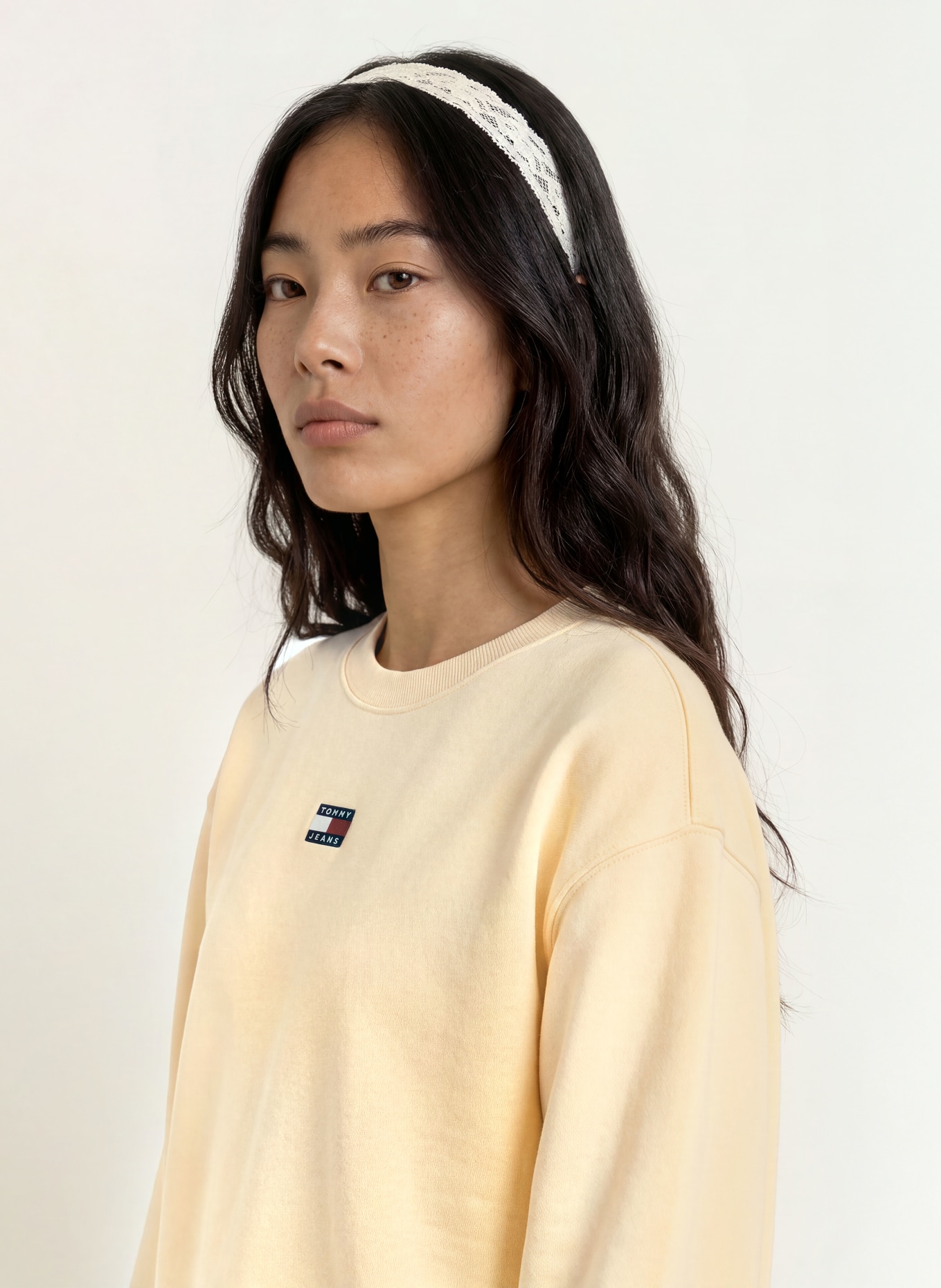 TOMMY JEANS Sweatshirt: LIGHT YELLOW