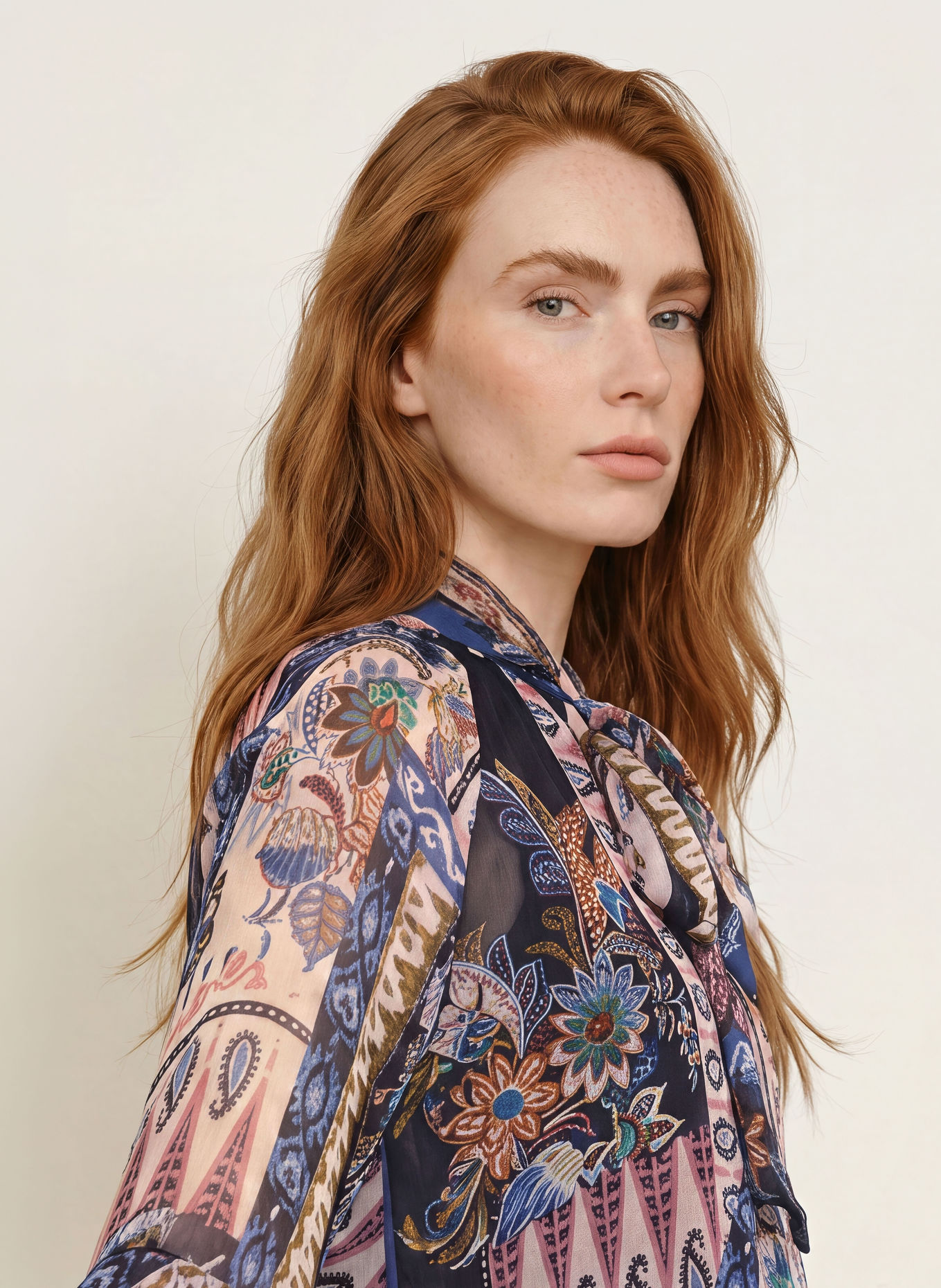 MILANO ITALY Schluppenbluse mit Volants: DUNKELBLAU / ALTROSA / BEIGE