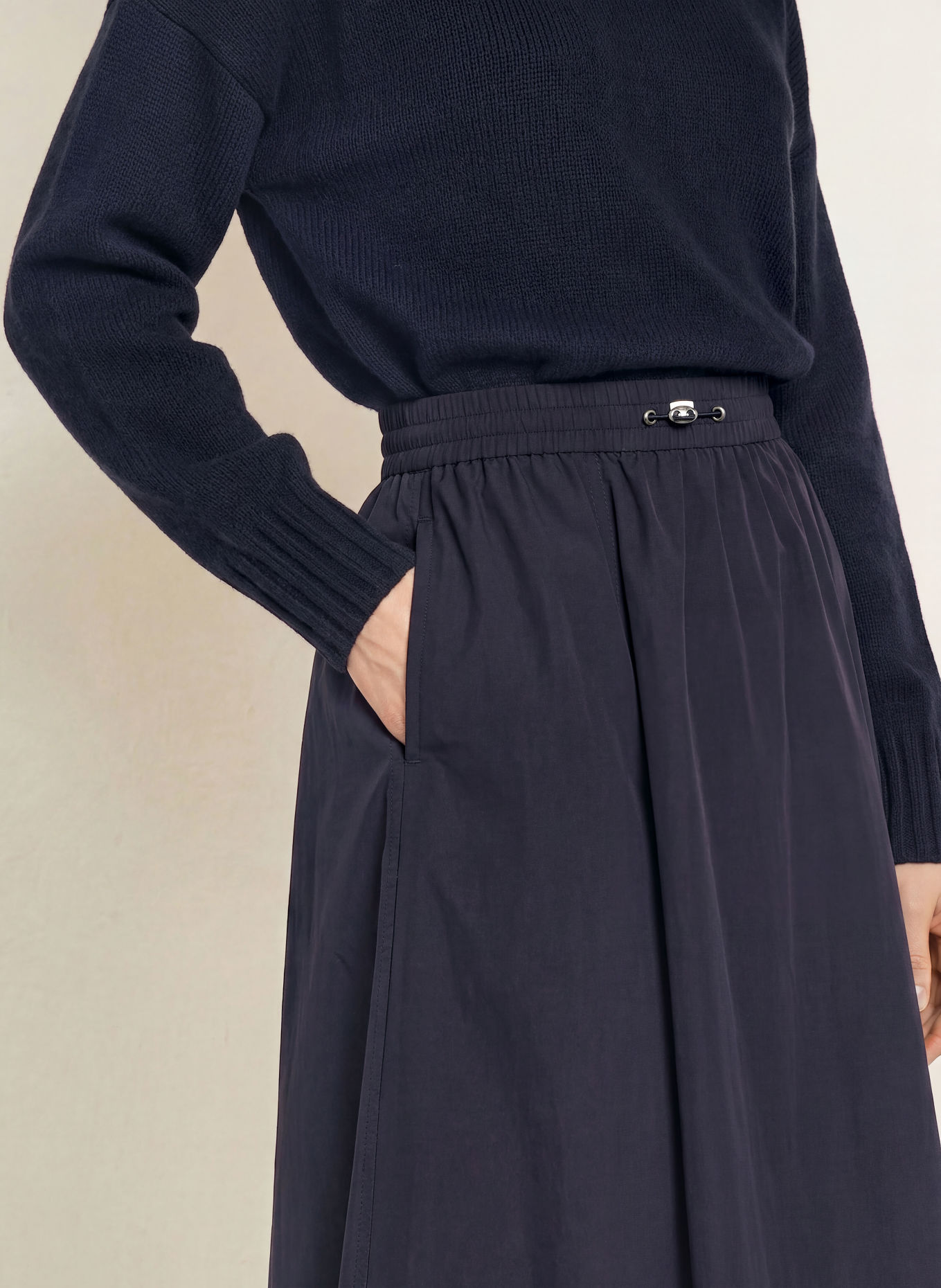 MILANO ITALY Rok: DONKERBLAUW