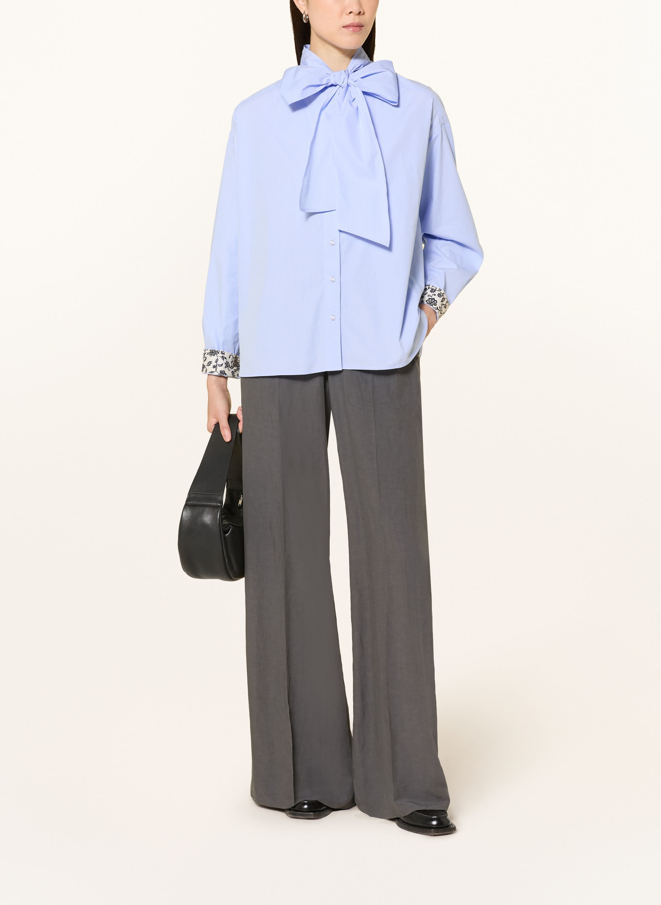 MILANO ITALY Blouse met afneembare strik: LICHTBLAUW / WIT