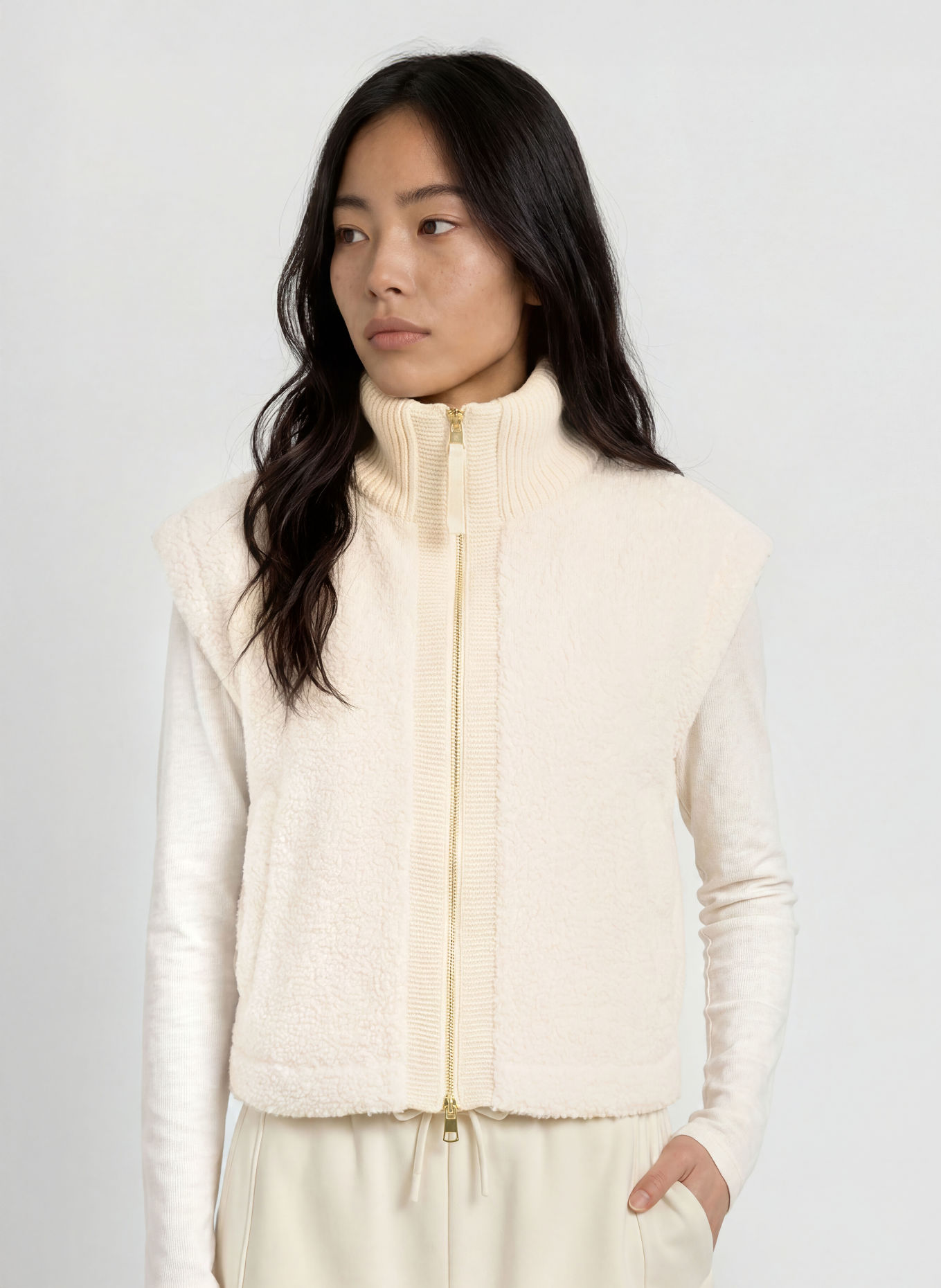 VARLEY Veste sans manches en fourrure synthétique DOMINIC: ÉCRU