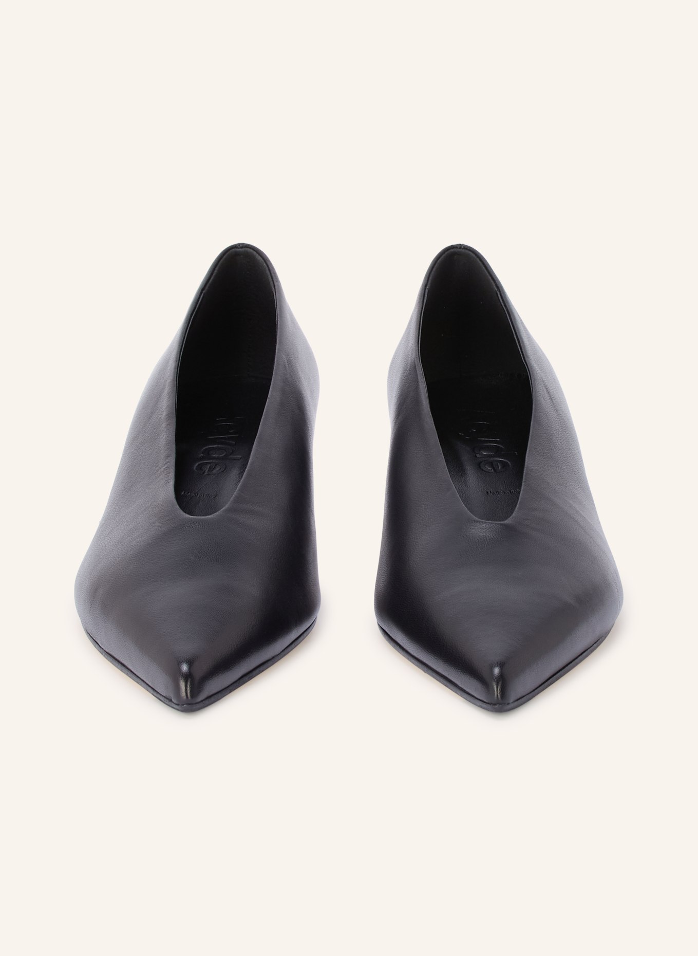 Aeyde CLARA Pumps: BLACK