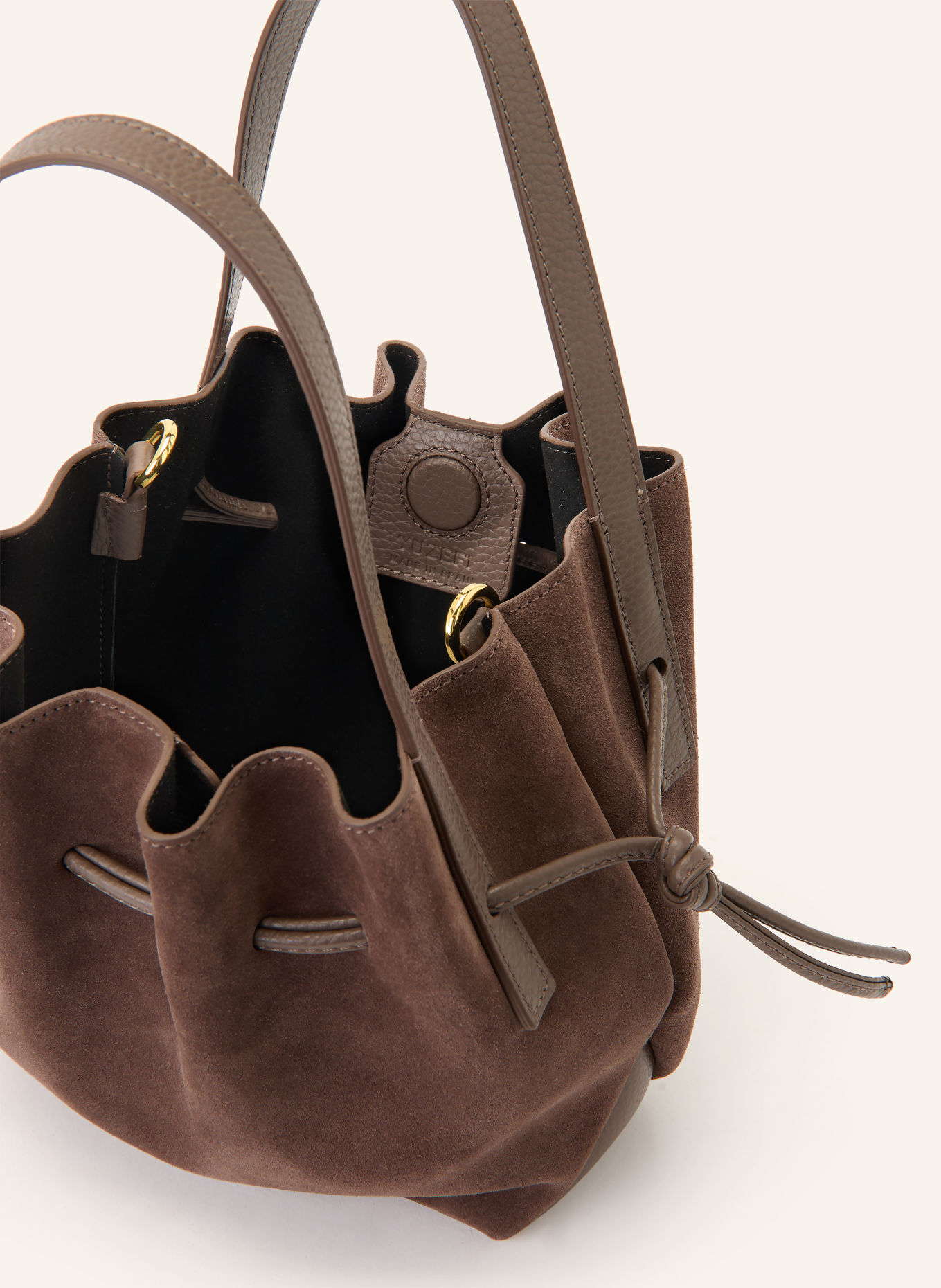 YUZEFI Beuteltasche SCALLOP MINI: BRAUN / GOLD