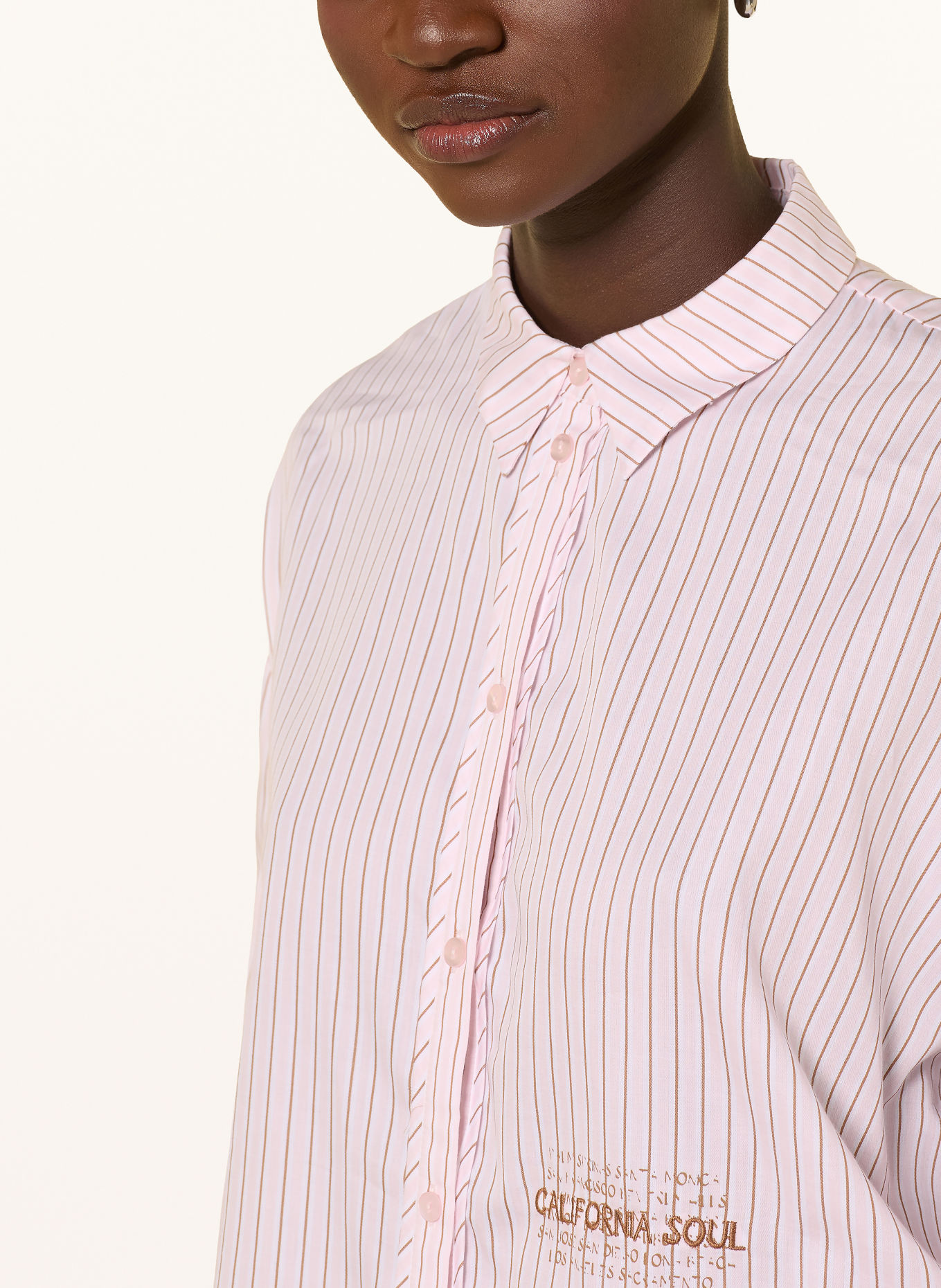 Smith & Soul Overhemdblouse: ROZE / BRUIN / WIT