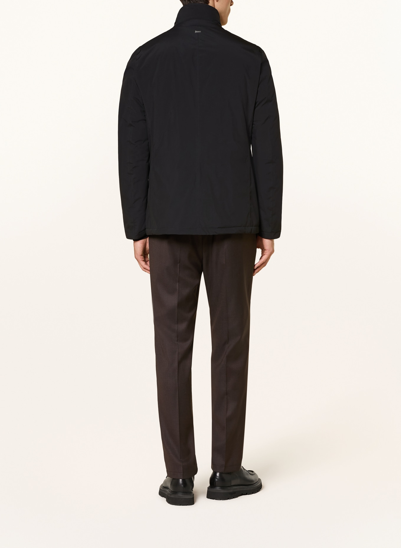 HERNO Lightweight-Daunenjacke mit herausnehmbarer Blende: SCHWARZ