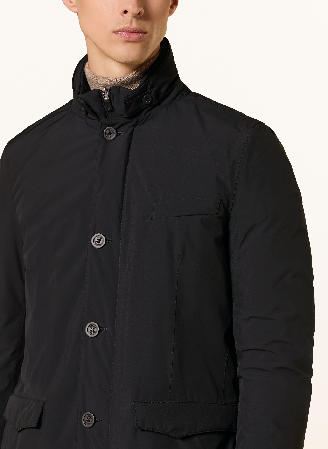 HERNO Lightweight-Daunenjacke mit herausnehmbarer Blende: SCHWARZ