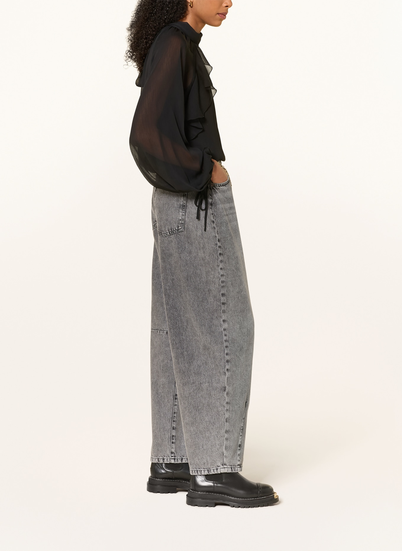 MRS & HUGS Barrel Jeans: GREY