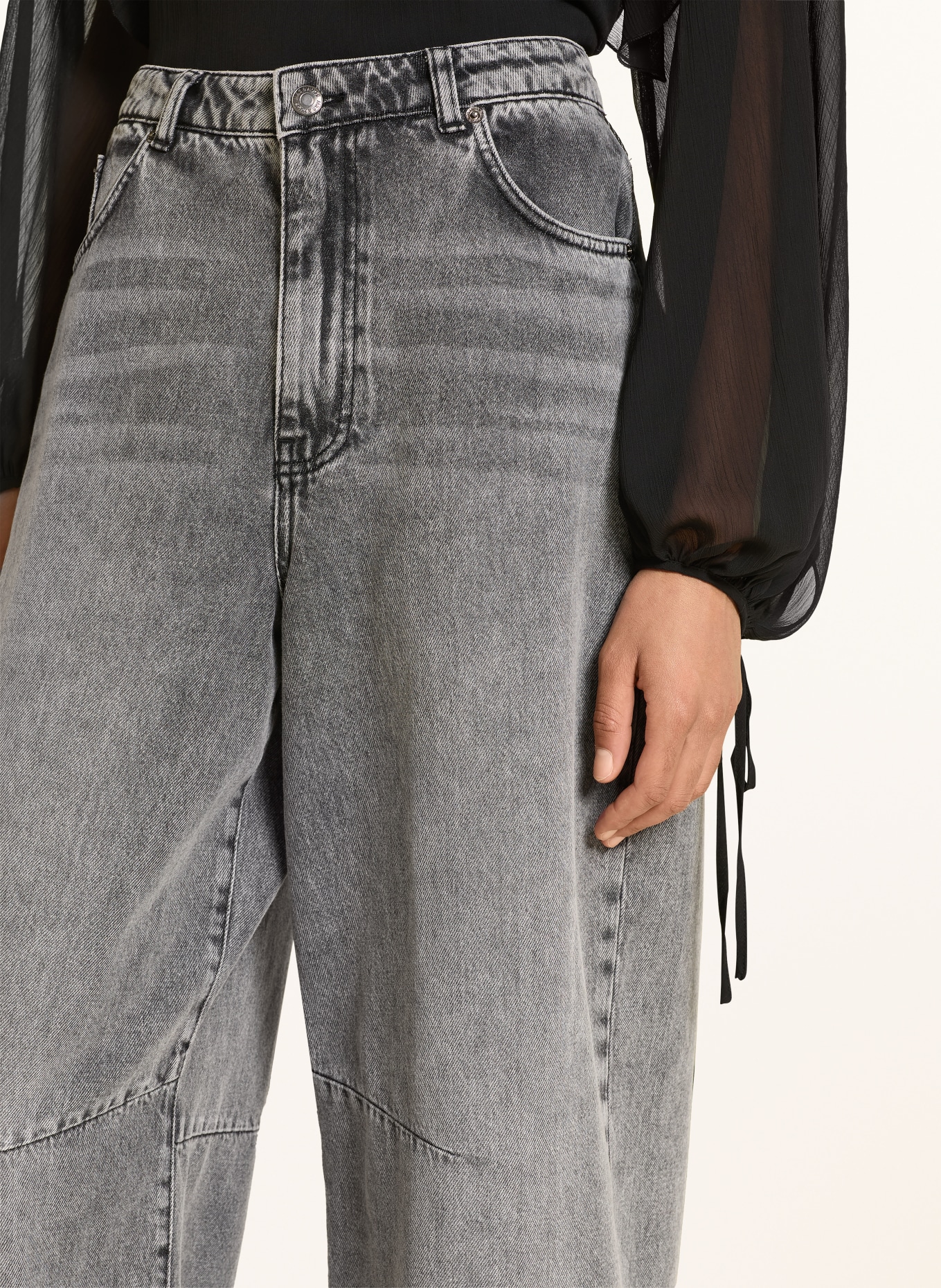 MRS & HUGS Barrel Jeans: GREY