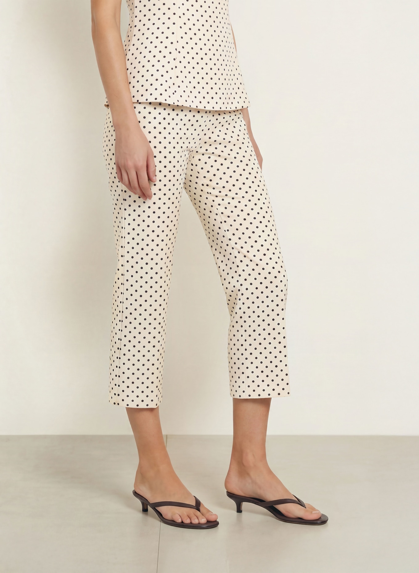 FAITHFULL THE BRAND 7/8 broek IRIA van linnen: CRÈME / ZWART