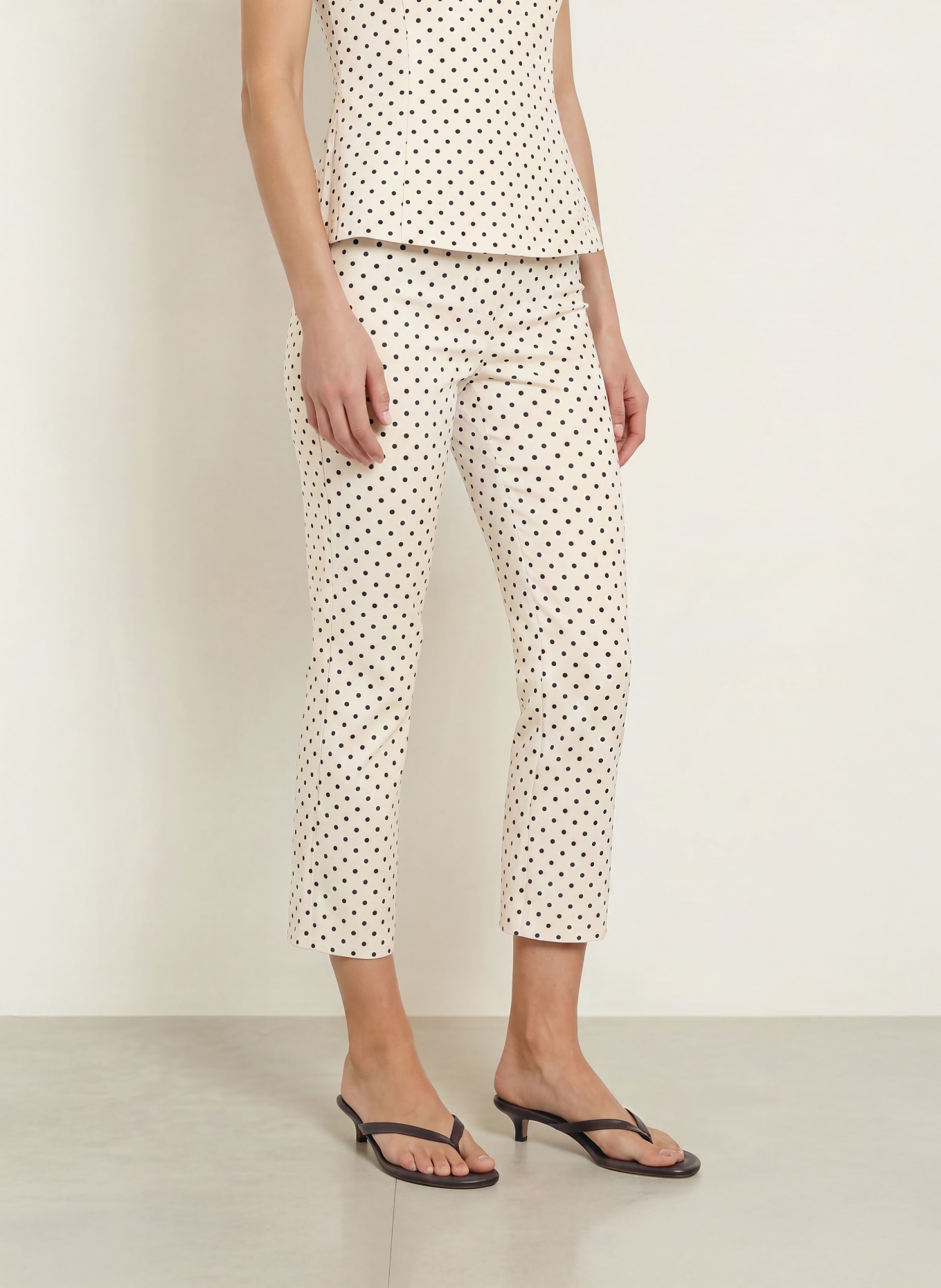 FAITHFULL THE BRAND 7/8 broek IRIA van linnen: CRÈME / ZWART