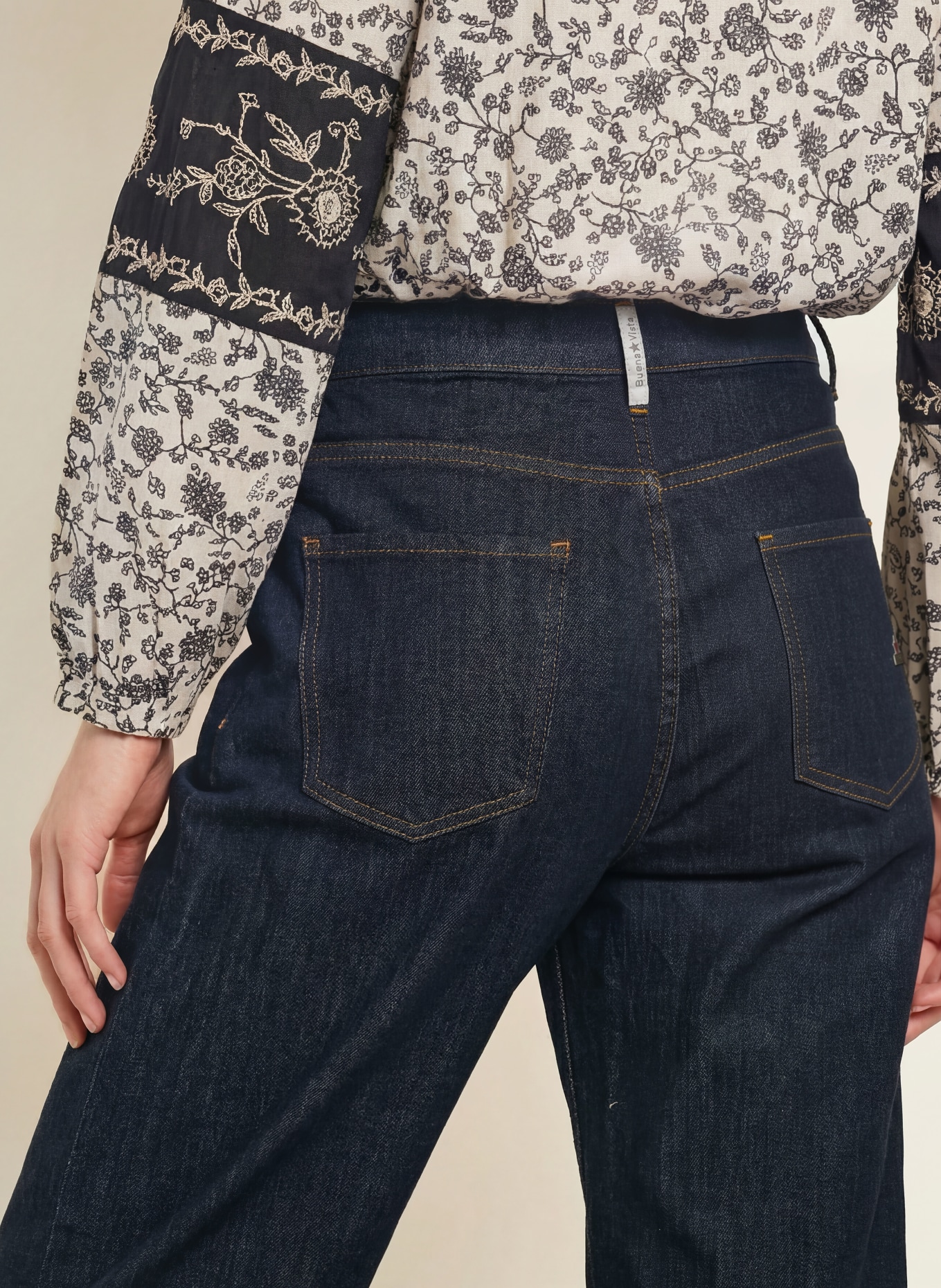 Buena Vista Barrel-leg jeans: 9110 rinse wash