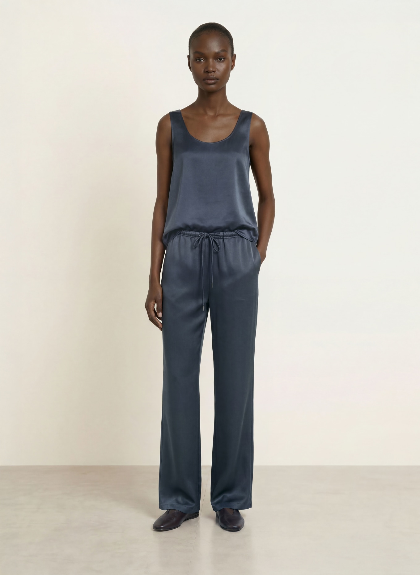 Juvia Marlene-broek FLORENS van satijn: DONKERBLAUW