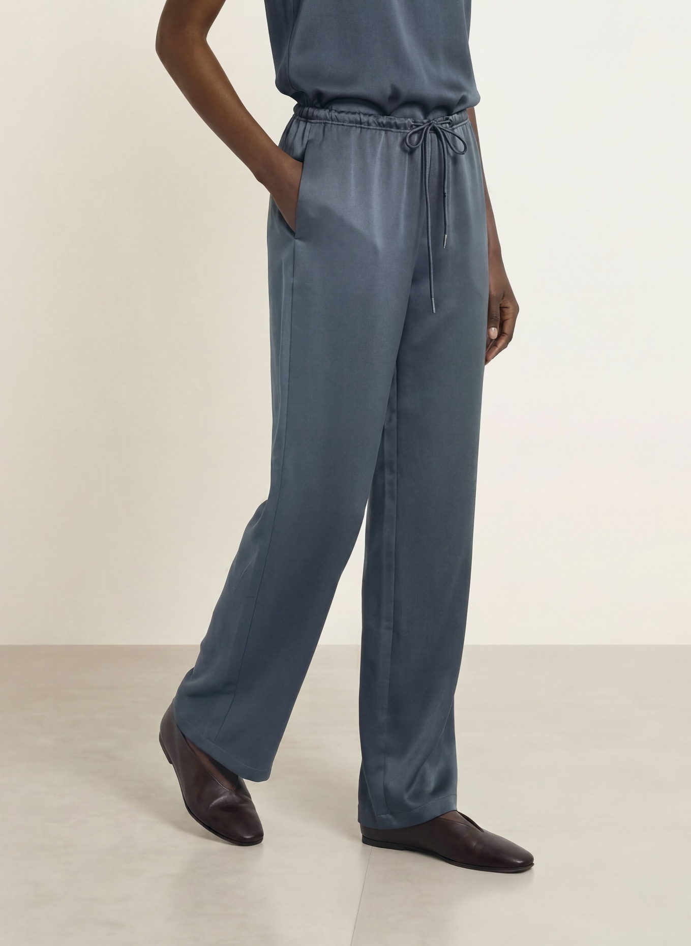 Juvia Marlene-broek FLORENS van satijn: DONKERBLAUW
