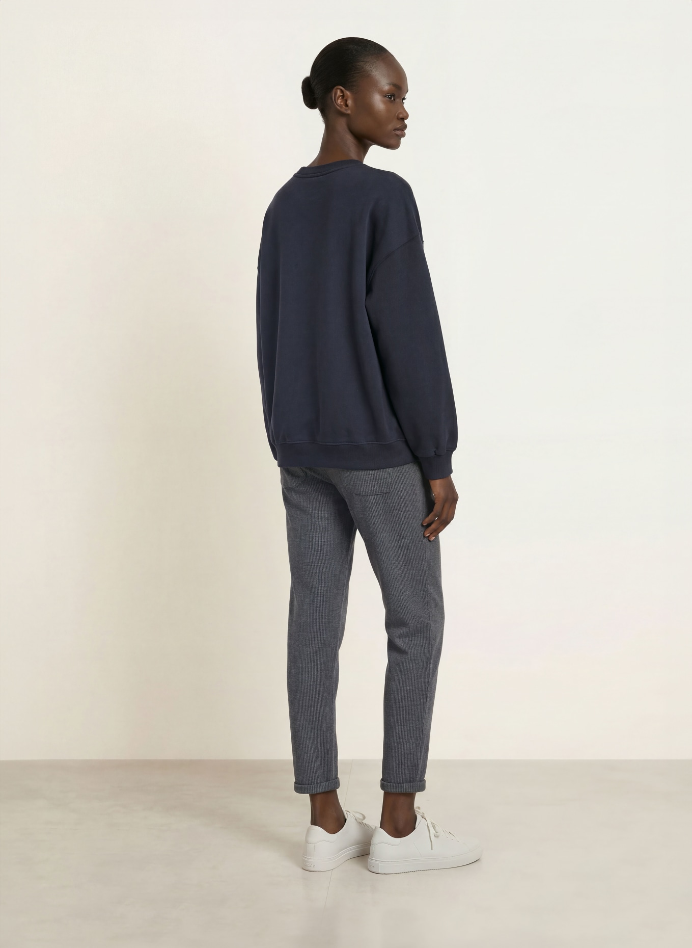 Juvia Sweatshirt VICKY: BLEU FONCÉ / ÉCRU