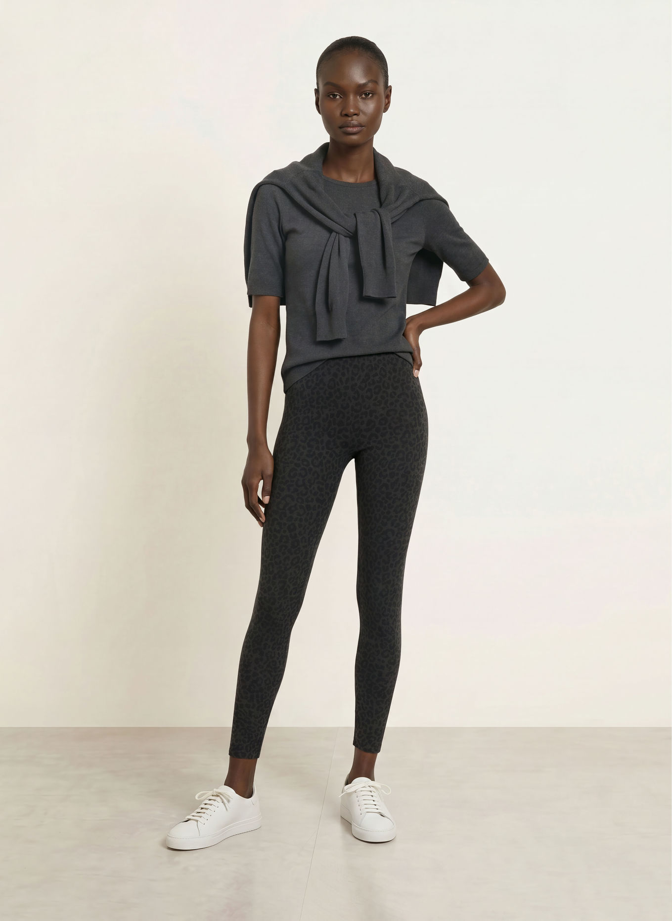 Juvia ZOÉ 7/8-Length Leggings: DARK GRAY / GRAY