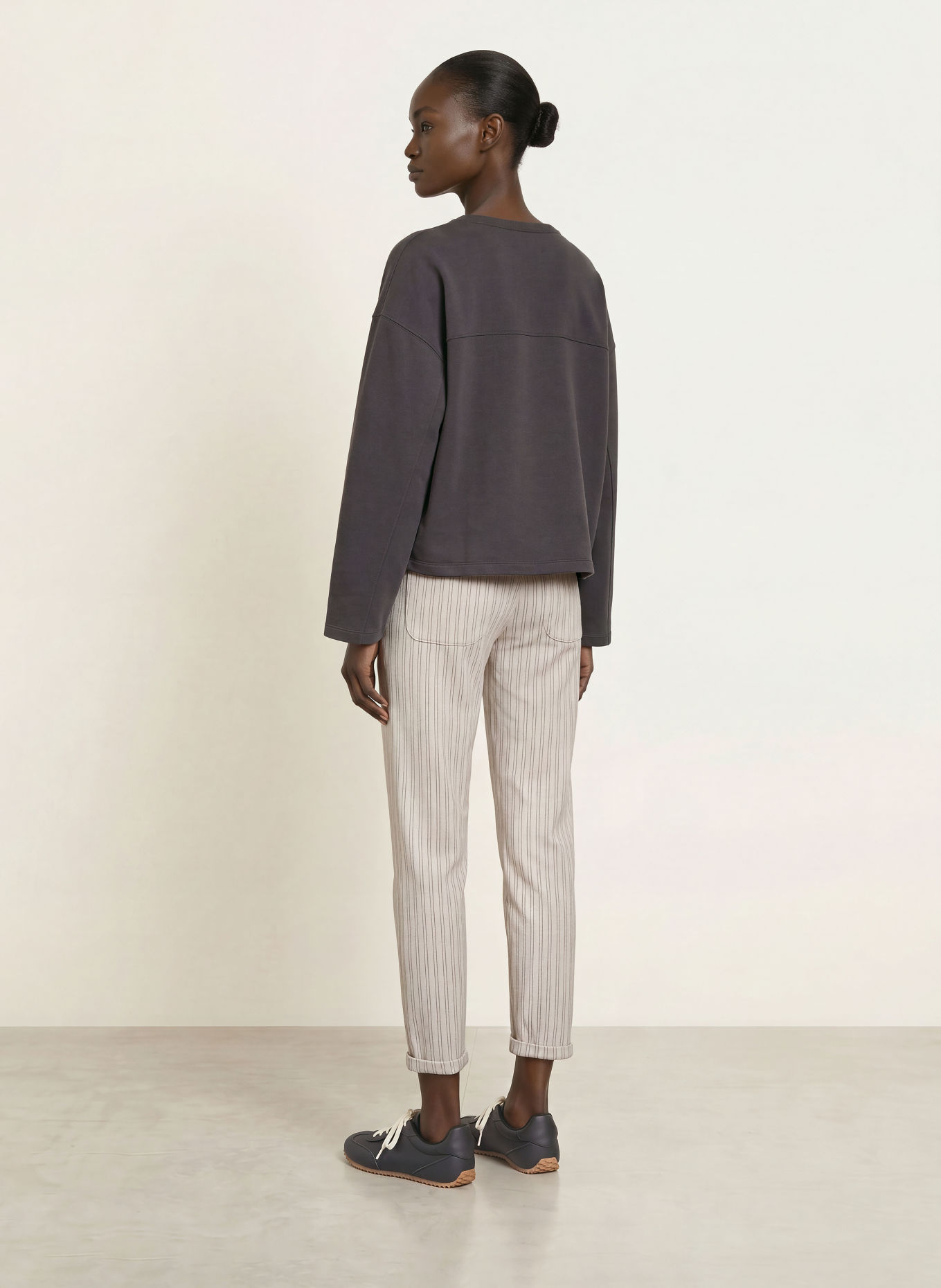 Juvia MARGIE Sweatpants: CREAM / DARK GRAY