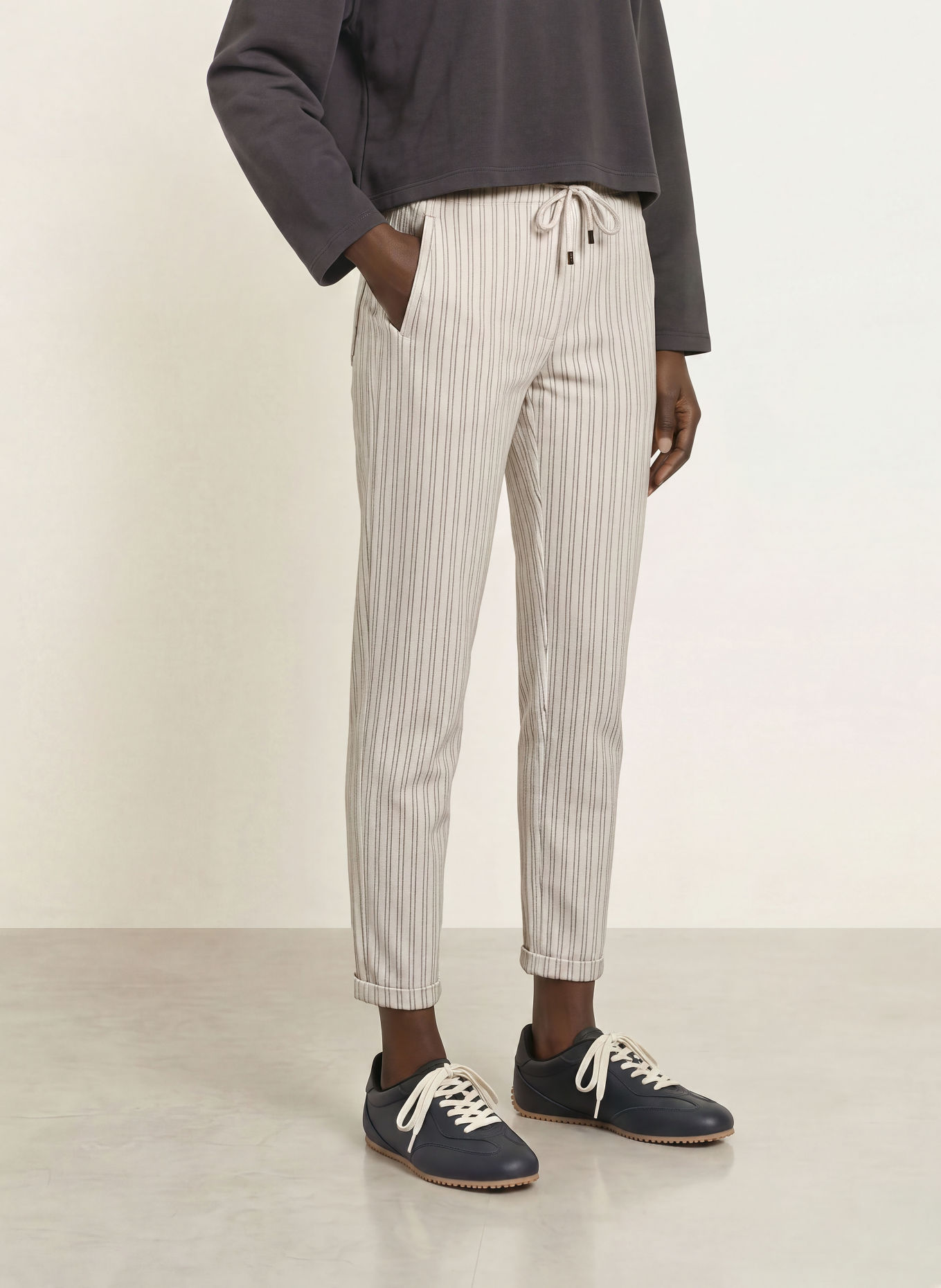 Juvia MARGIE Sweatpants: CREAM / DARK GRAY