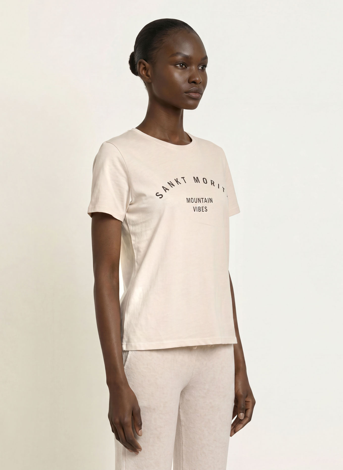 Juvia CHRISTINA T-shirt: ECRU / BLACK