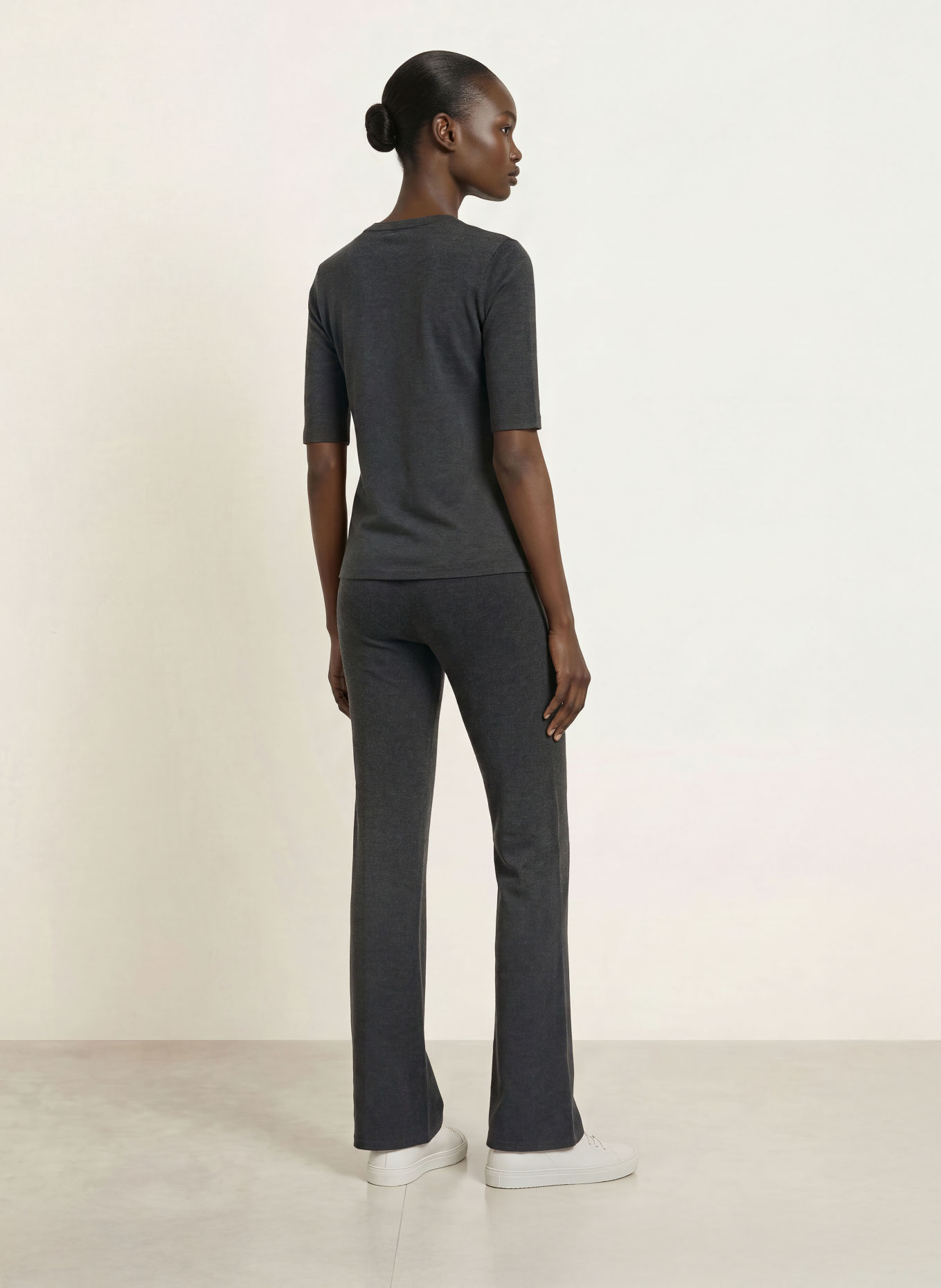 Juvia RABEA T-shirt: DARK GRAY
