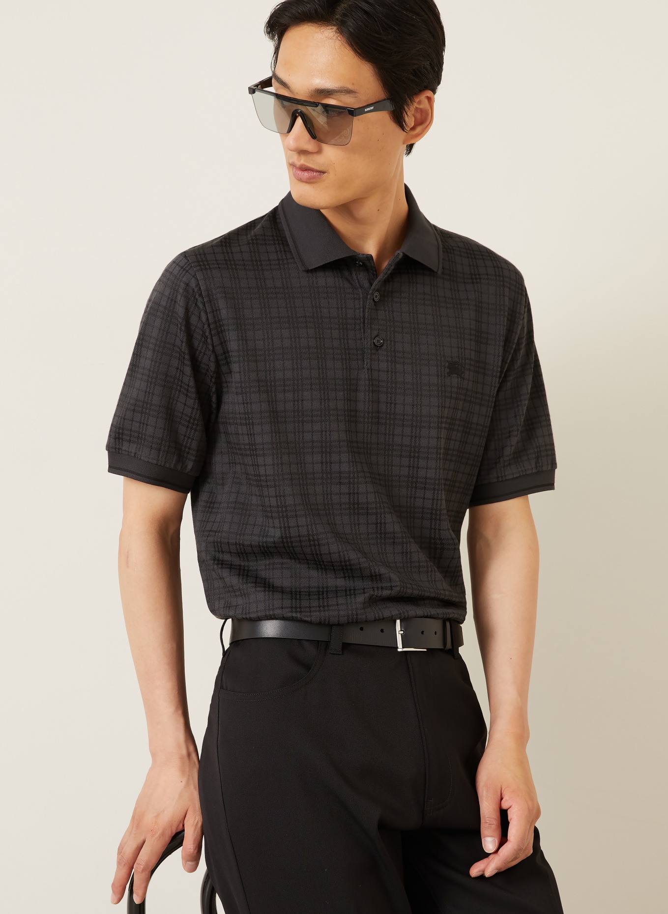 BURBERRY Polo en maille PELHAM, coupe décontractée: GRIS FONCÉ / NOIR