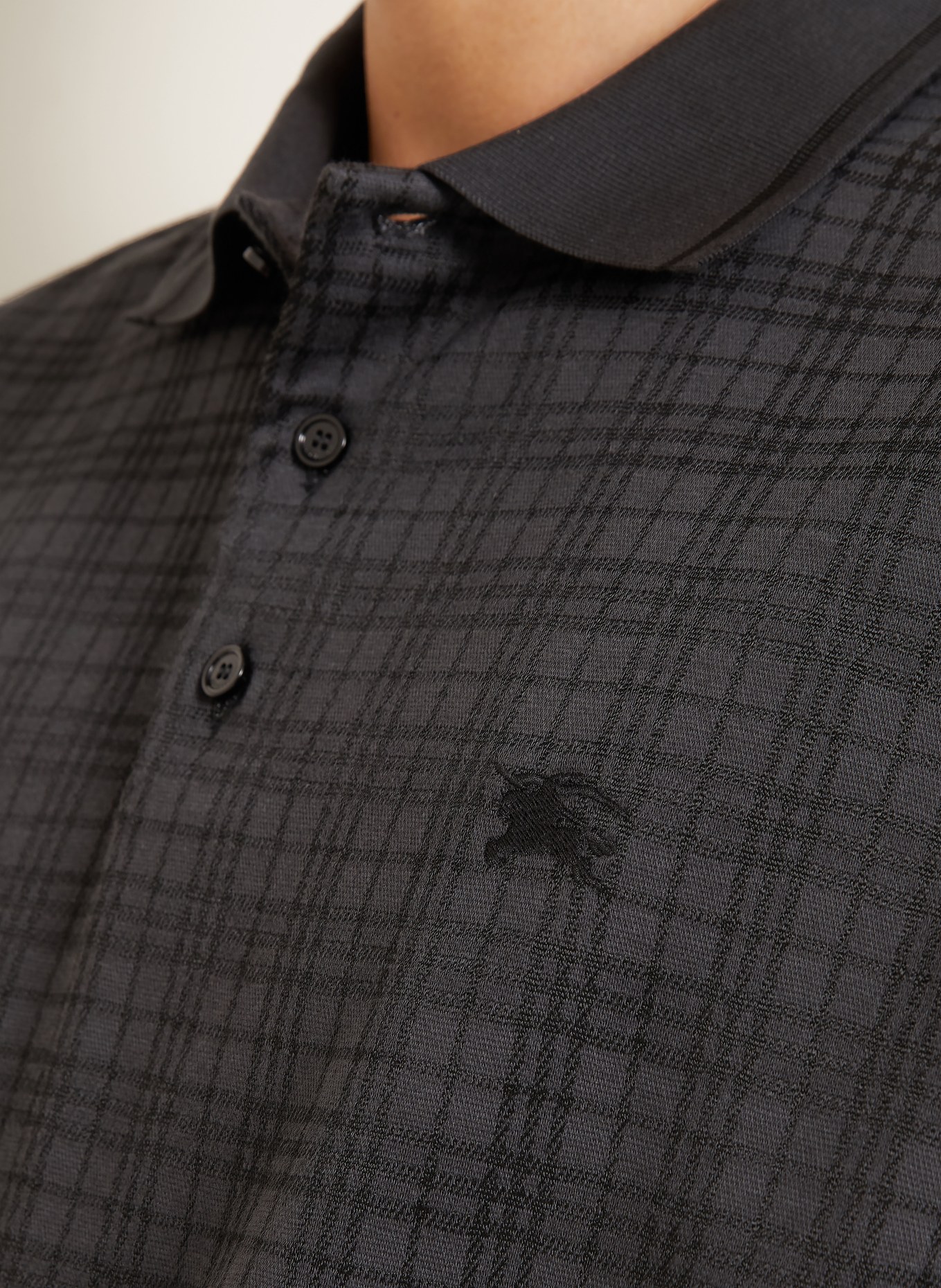 BURBERRY Polo en maille PELHAM, coupe décontractée: GRIS FONCÉ / NOIR