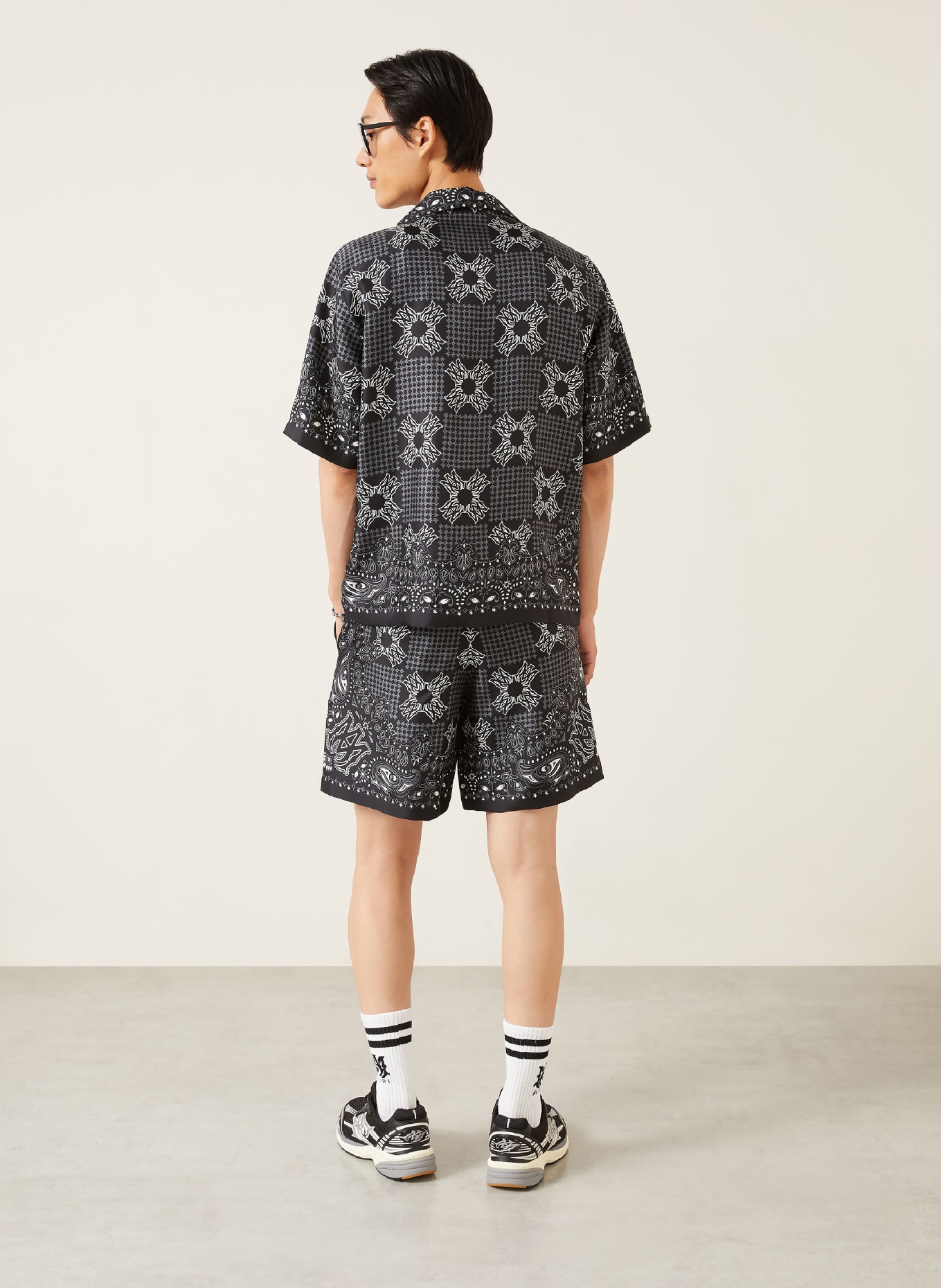 AMIRI Resorthemd Comfort Fit aus Seide: SCHWARZ / GRAU / WEISS