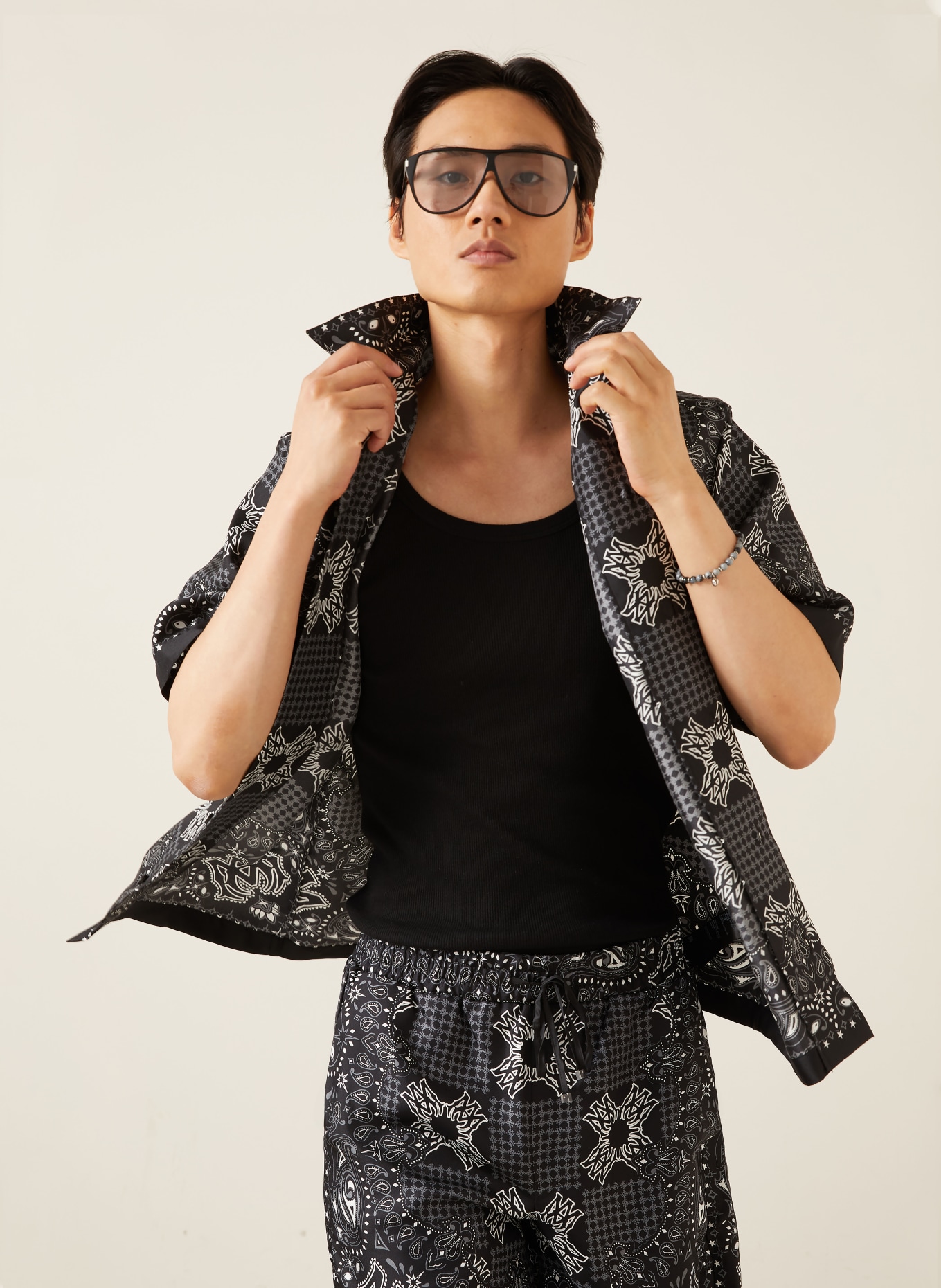 AMIRI Resorthemd Comfort Fit aus Seide: SCHWARZ / GRAU / WEISS