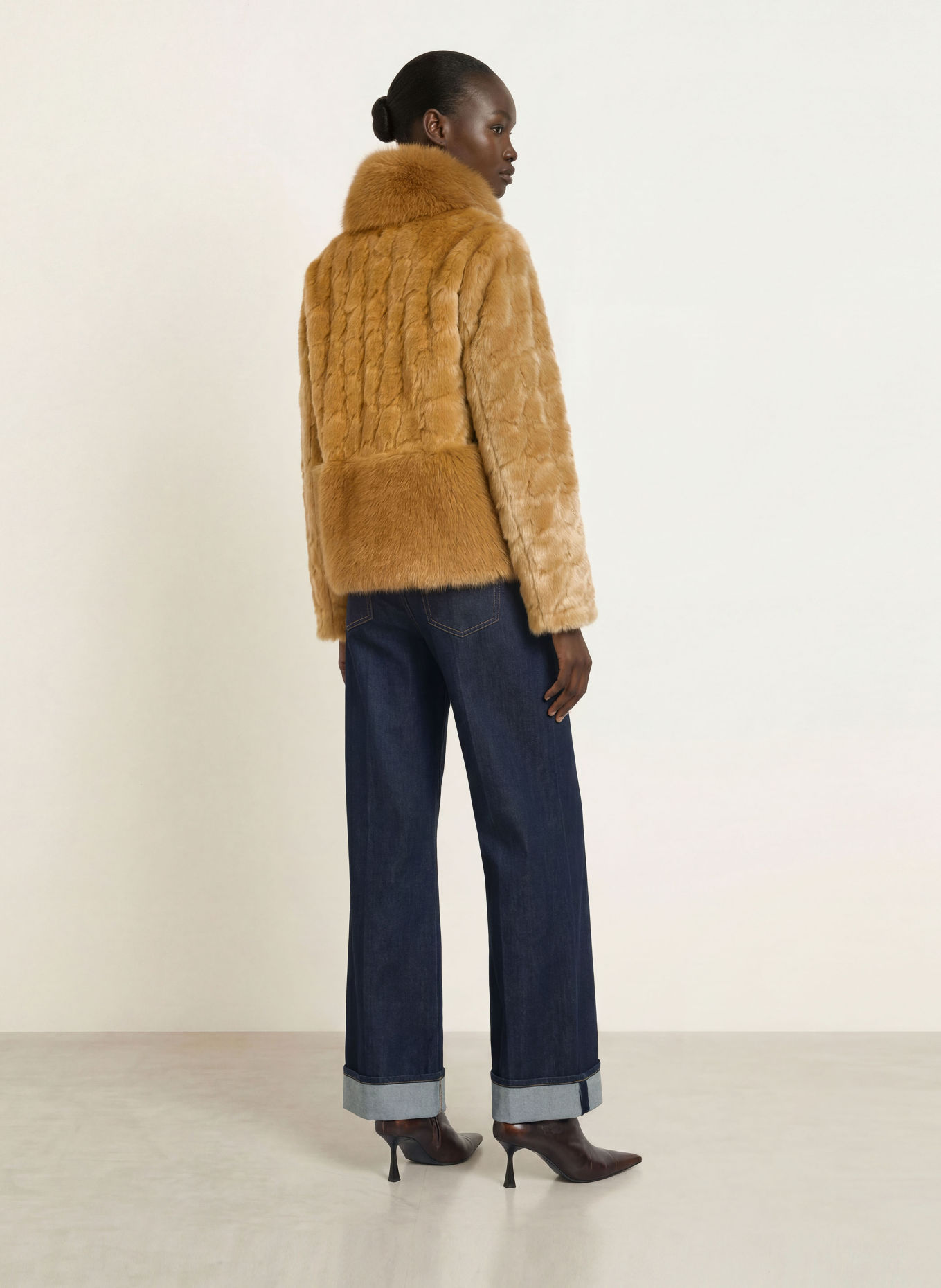 MARC CAIN Veste en fausse fourrure: 620 tannin