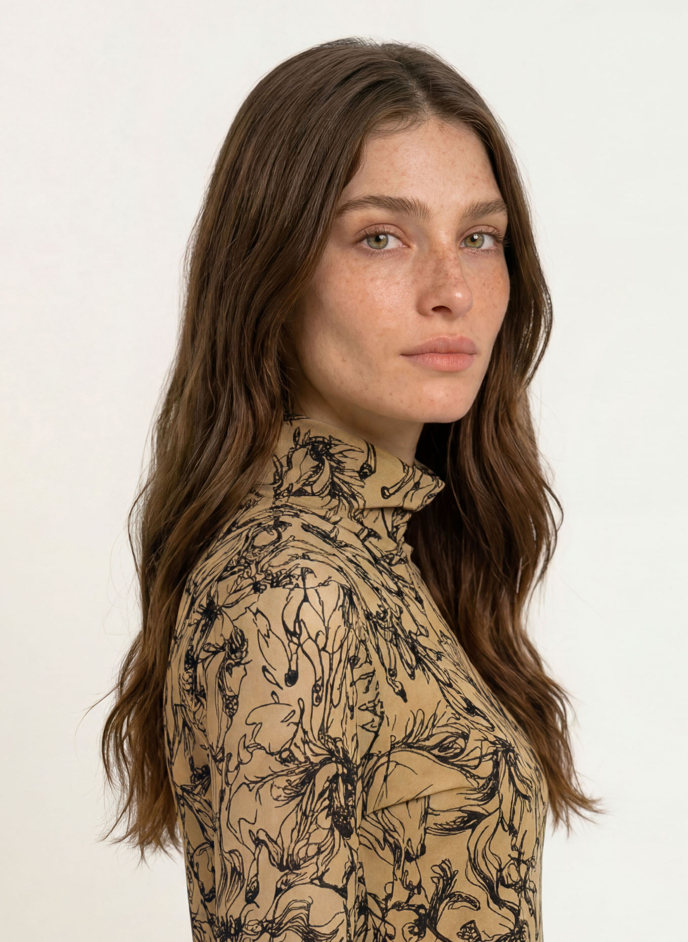 MARC CAIN Longsleeve met lange mouwen van mesh: 620 tannin