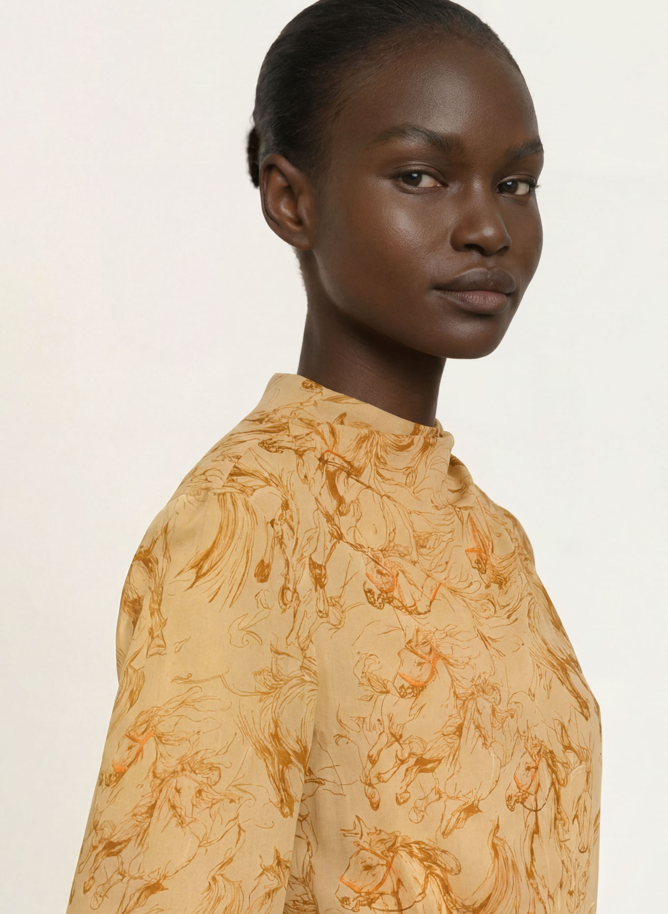 MARC CAIN Kleid: 620 tannin