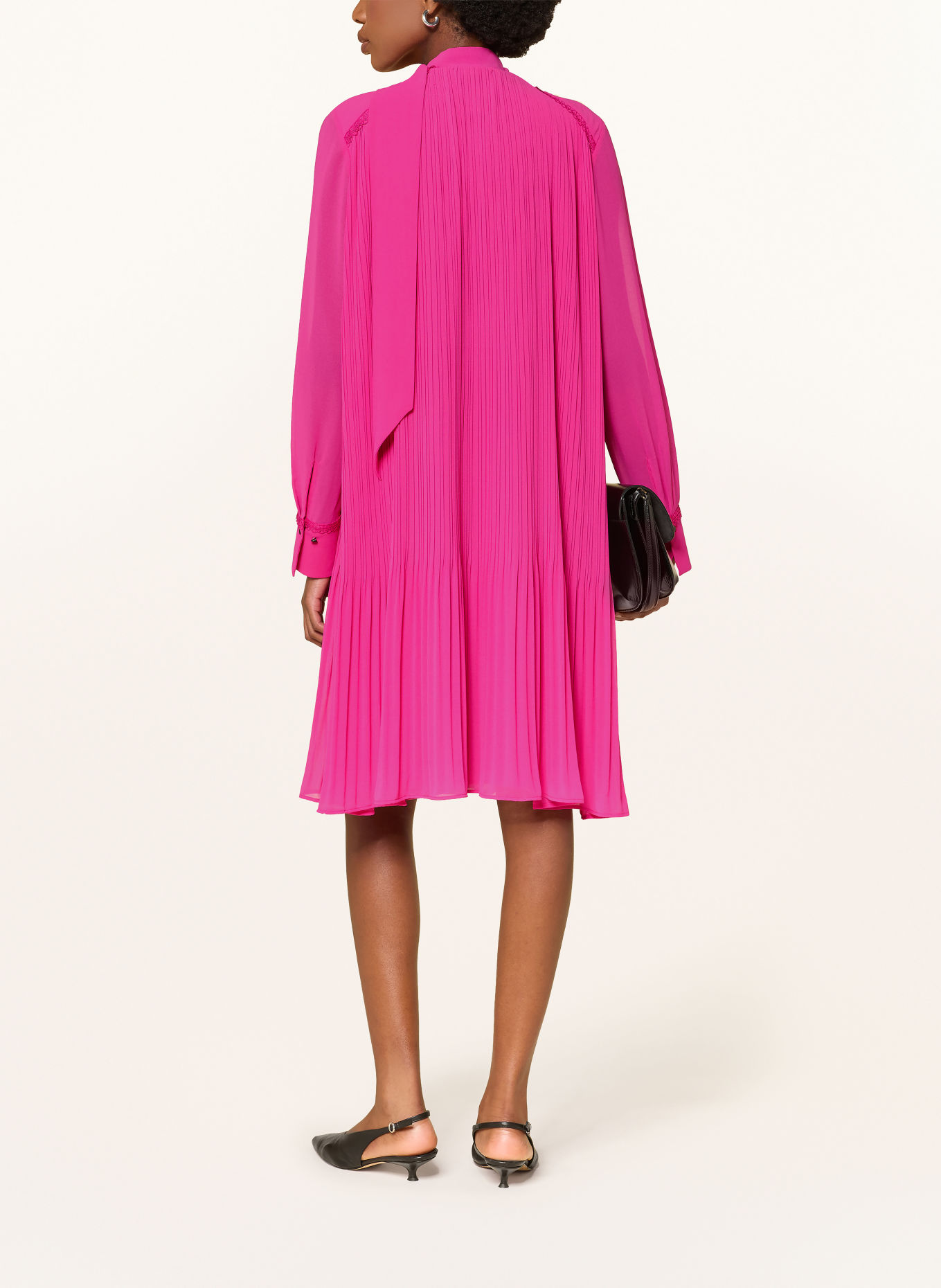 MARC CAIN Schluppenkleid mit Plissees und Spitze: 264 very berry