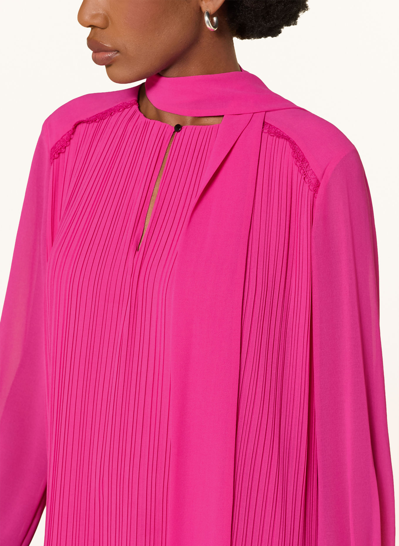 MARC CAIN Schluppenkleid mit Plissees und Spitze: 264 very berry