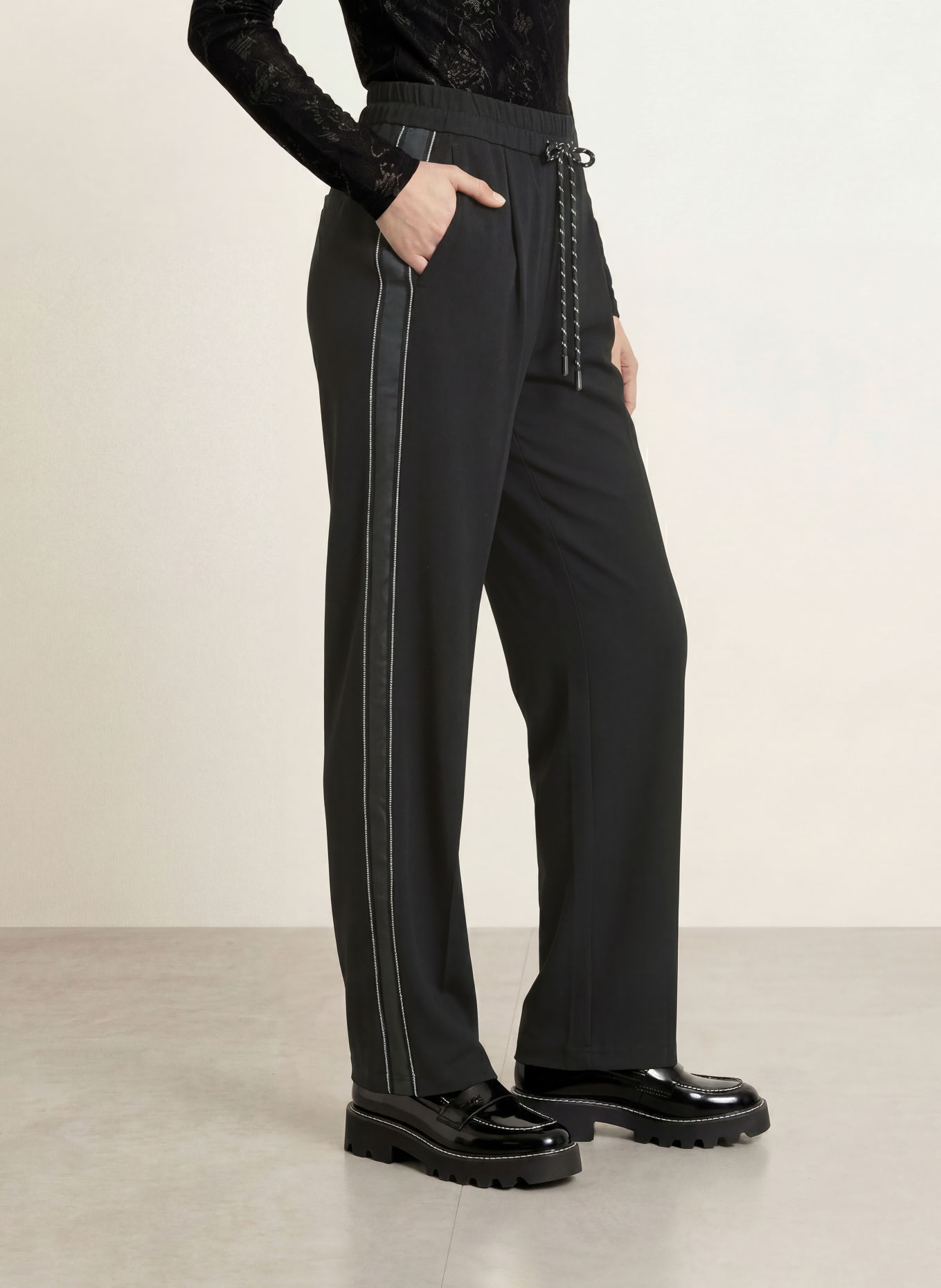 MARC CAIN Marlenehose WEDI mit Galonstreifen: 900 black new