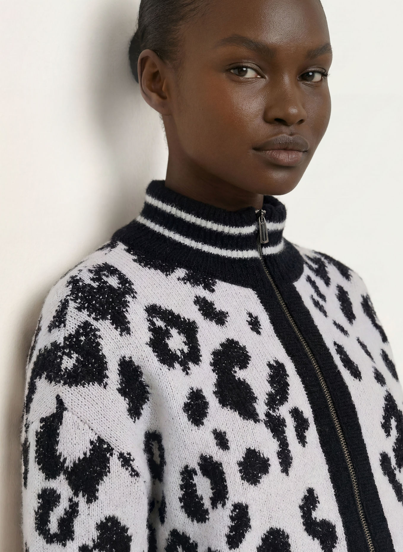 MARC CAIN Strickjacke mit Alpaka: 910 black and white